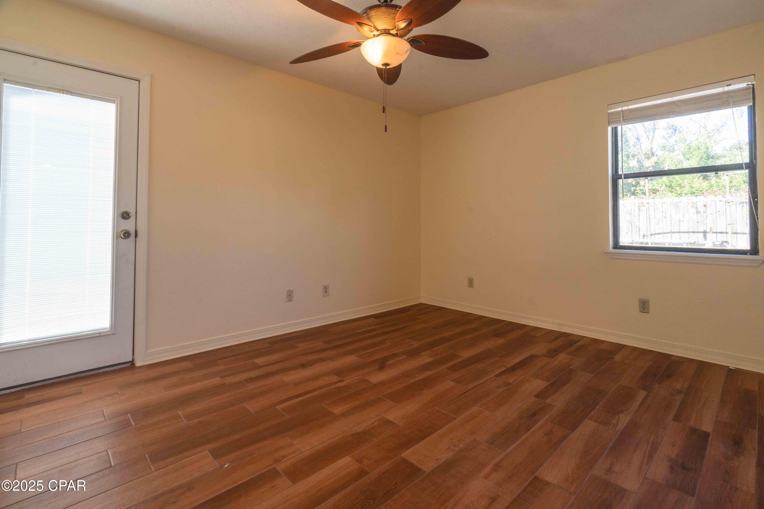 Image 16 For 585 Lagoon Oaks Drive