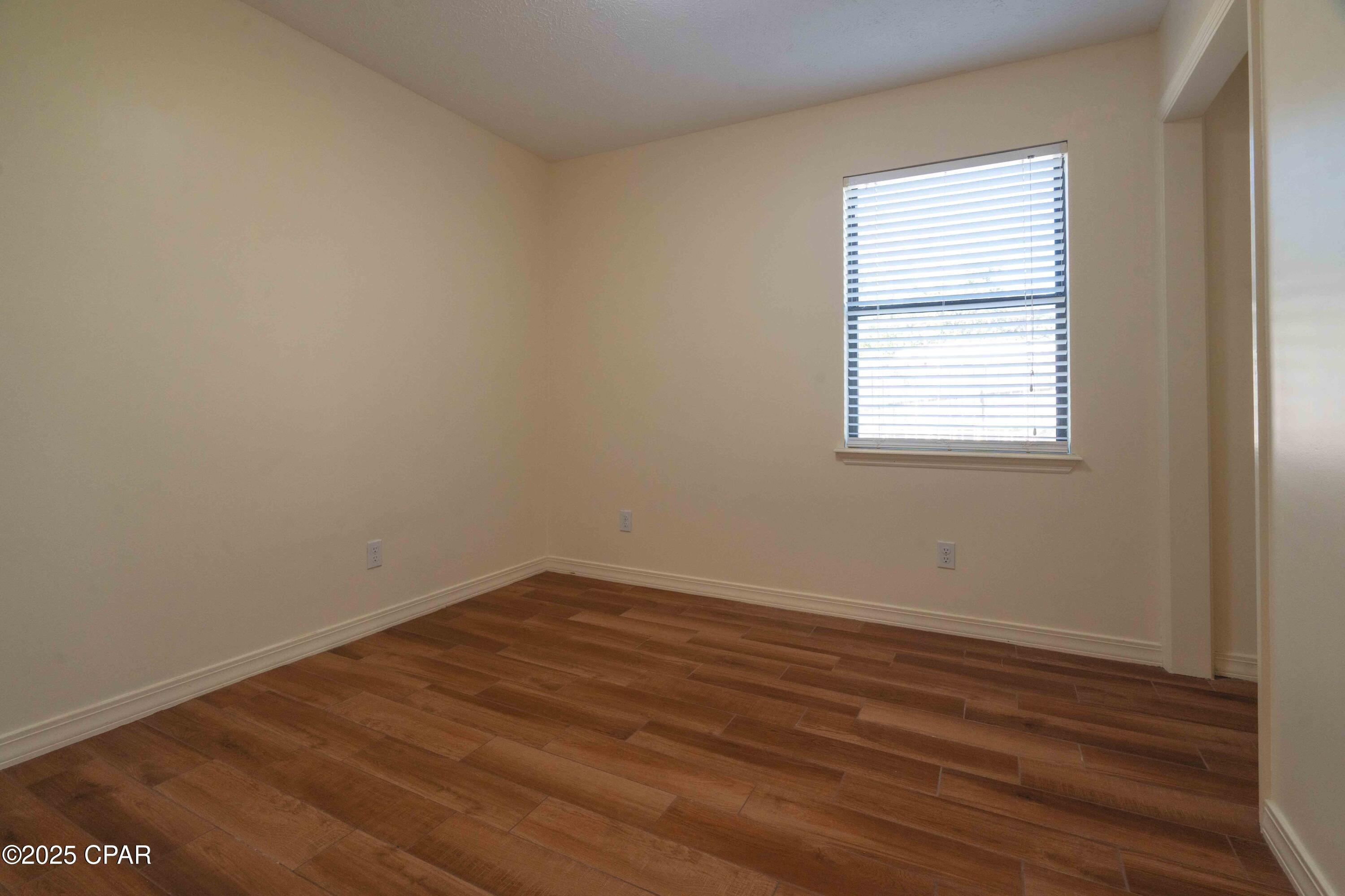 Image 18 For 585 Lagoon Oaks Drive