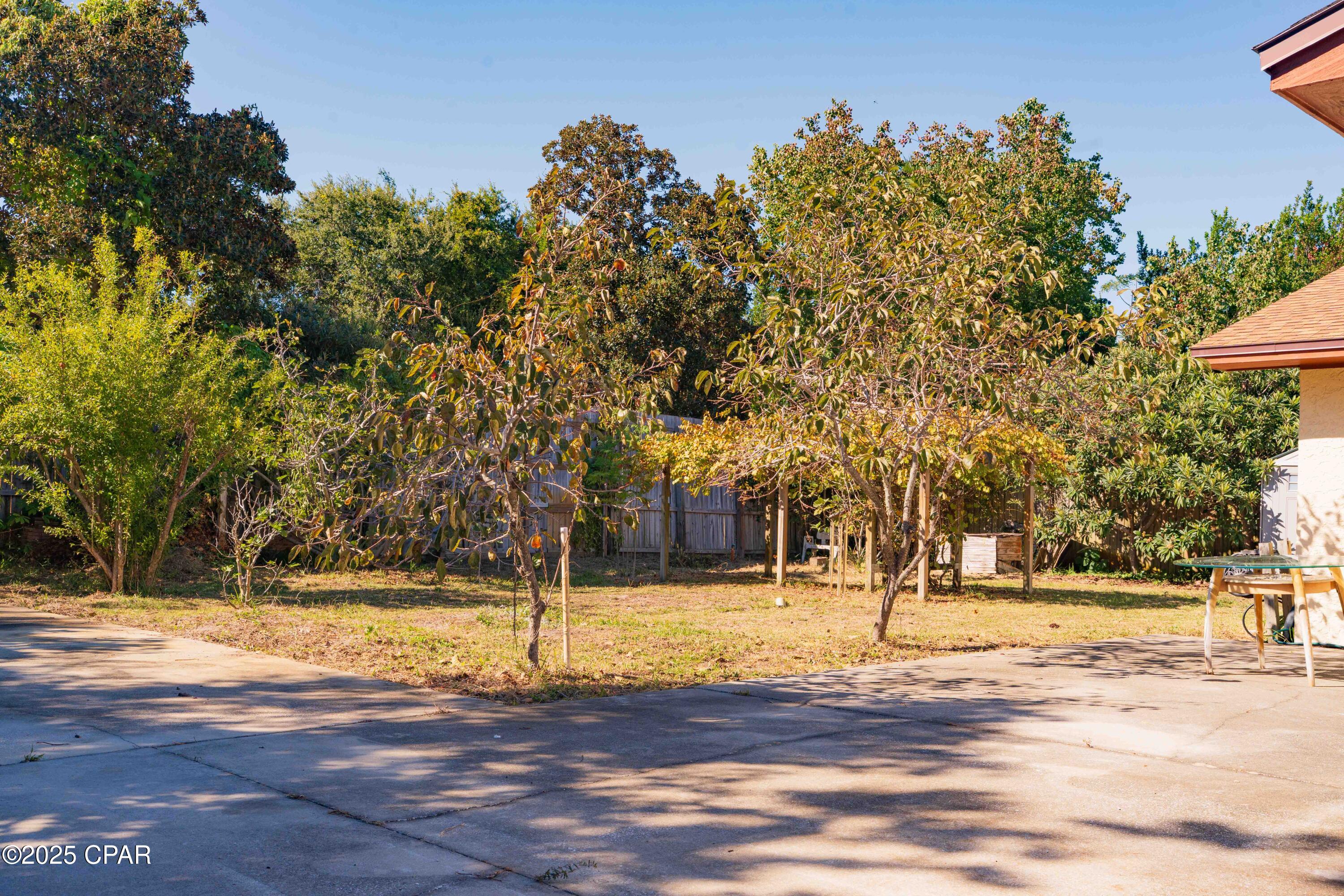 Image 21 For 585 Lagoon Oaks Drive