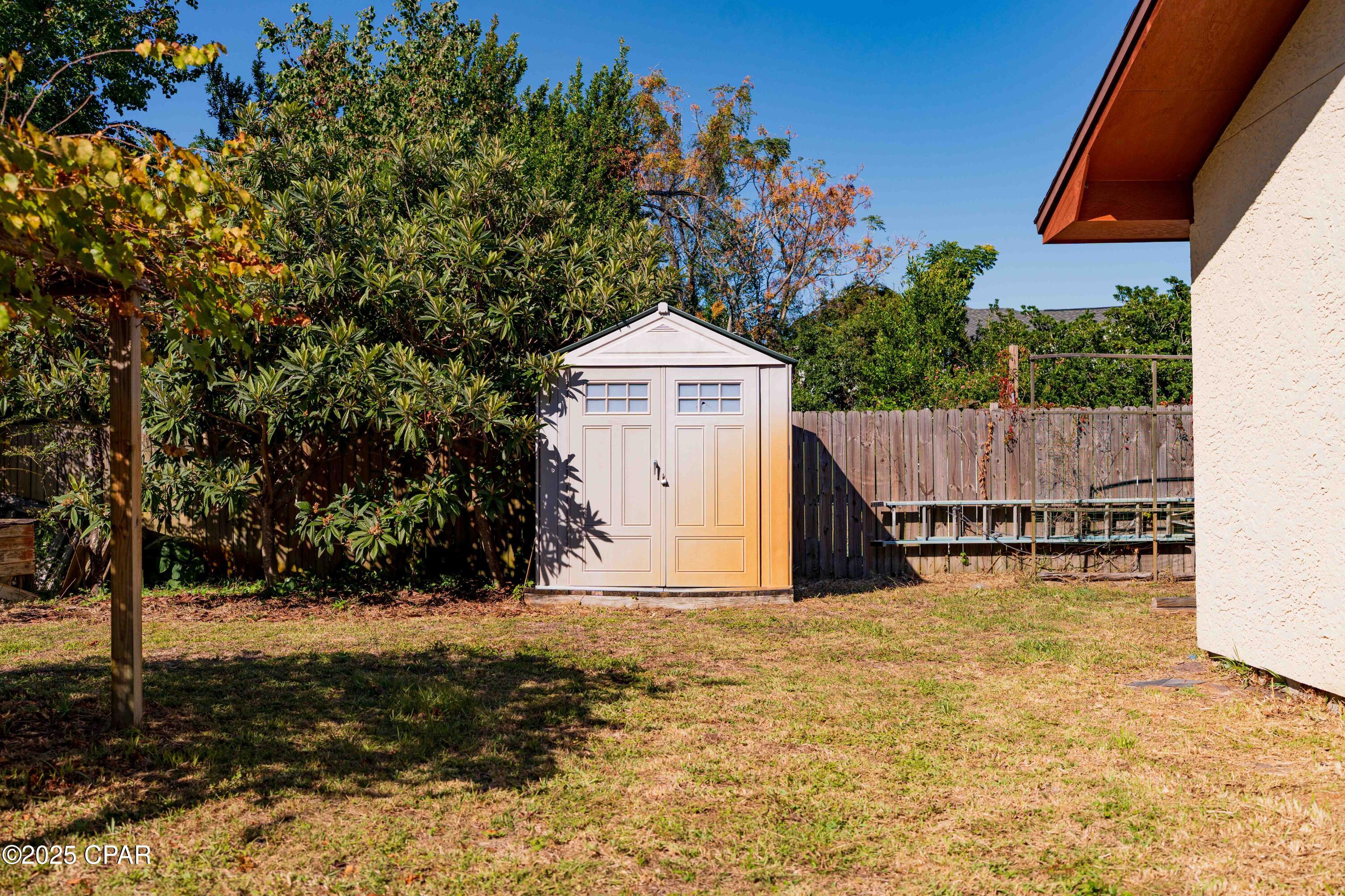 Image 23 For 585 Lagoon Oaks Drive