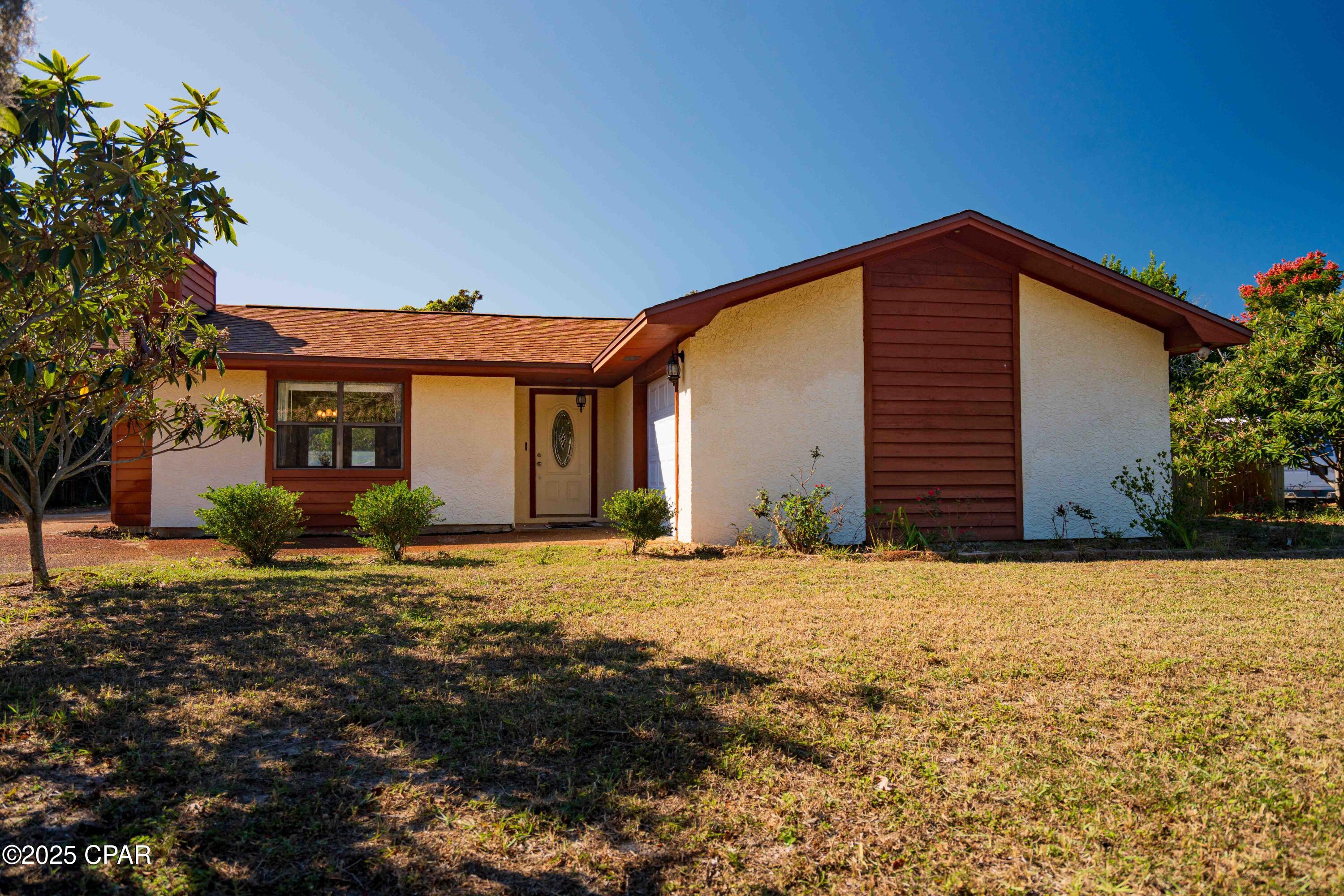 Image 4 For 585 Lagoon Oaks Drive