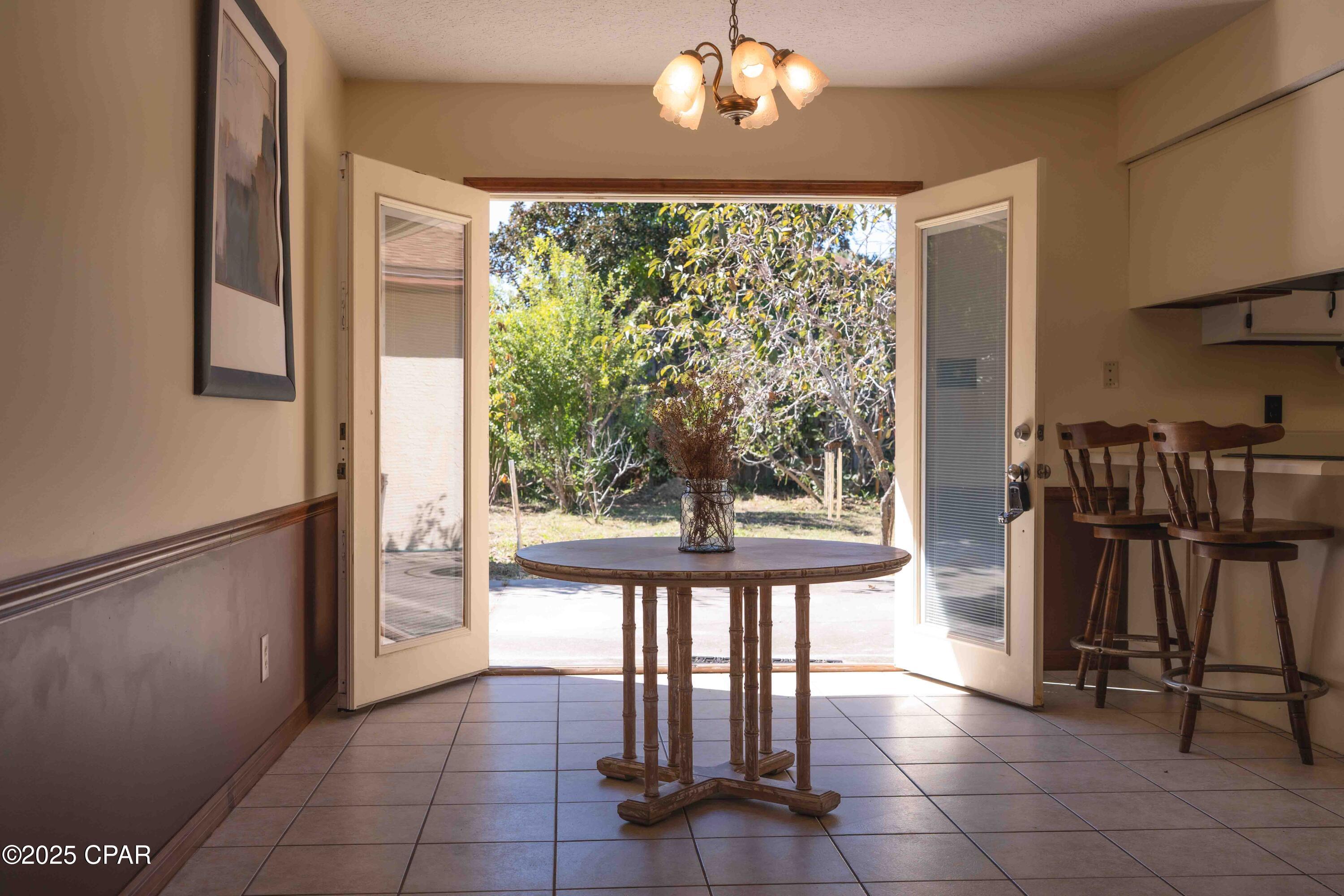 Image 6 For 585 Lagoon Oaks Drive