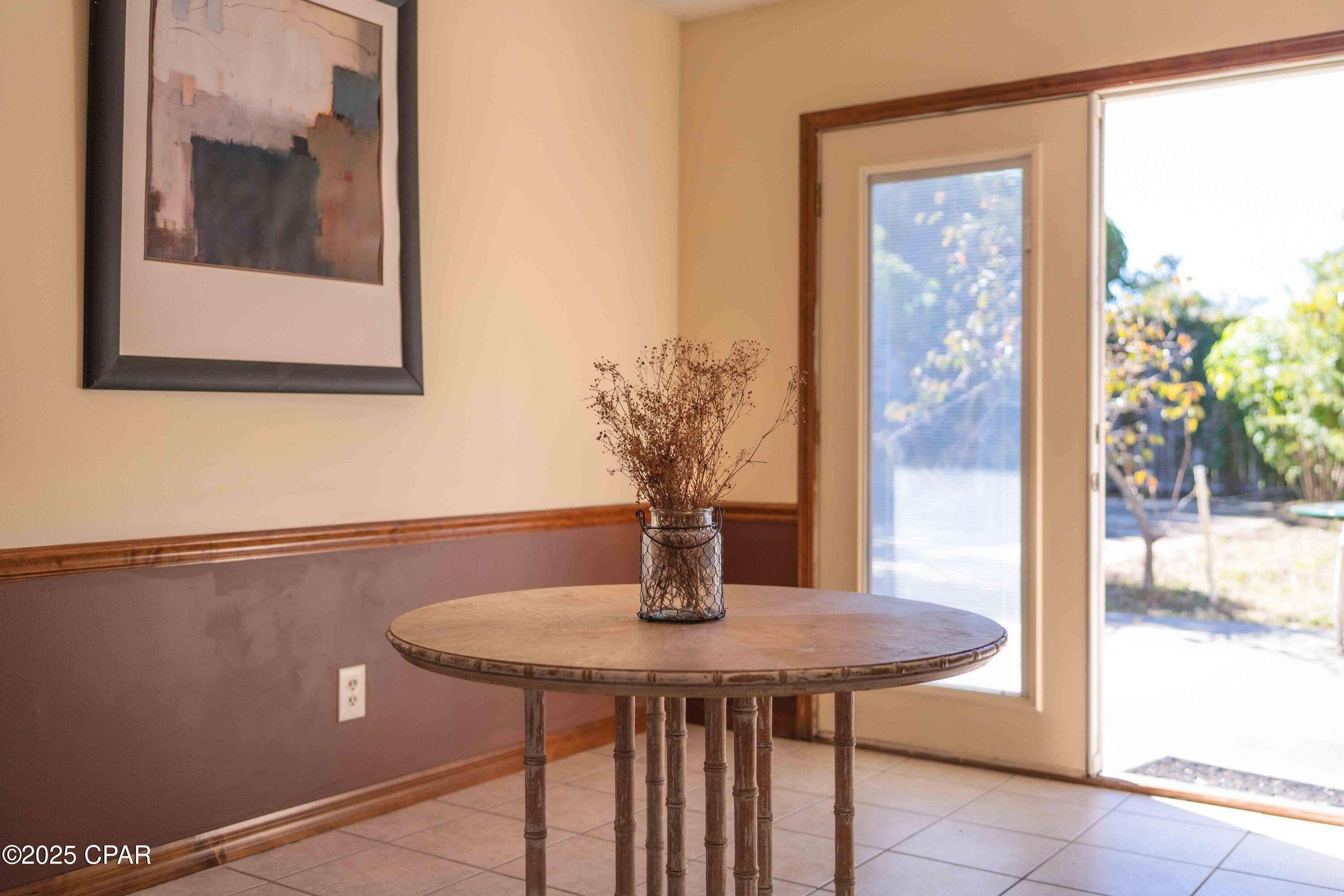 Image 8 For 585 Lagoon Oaks Drive