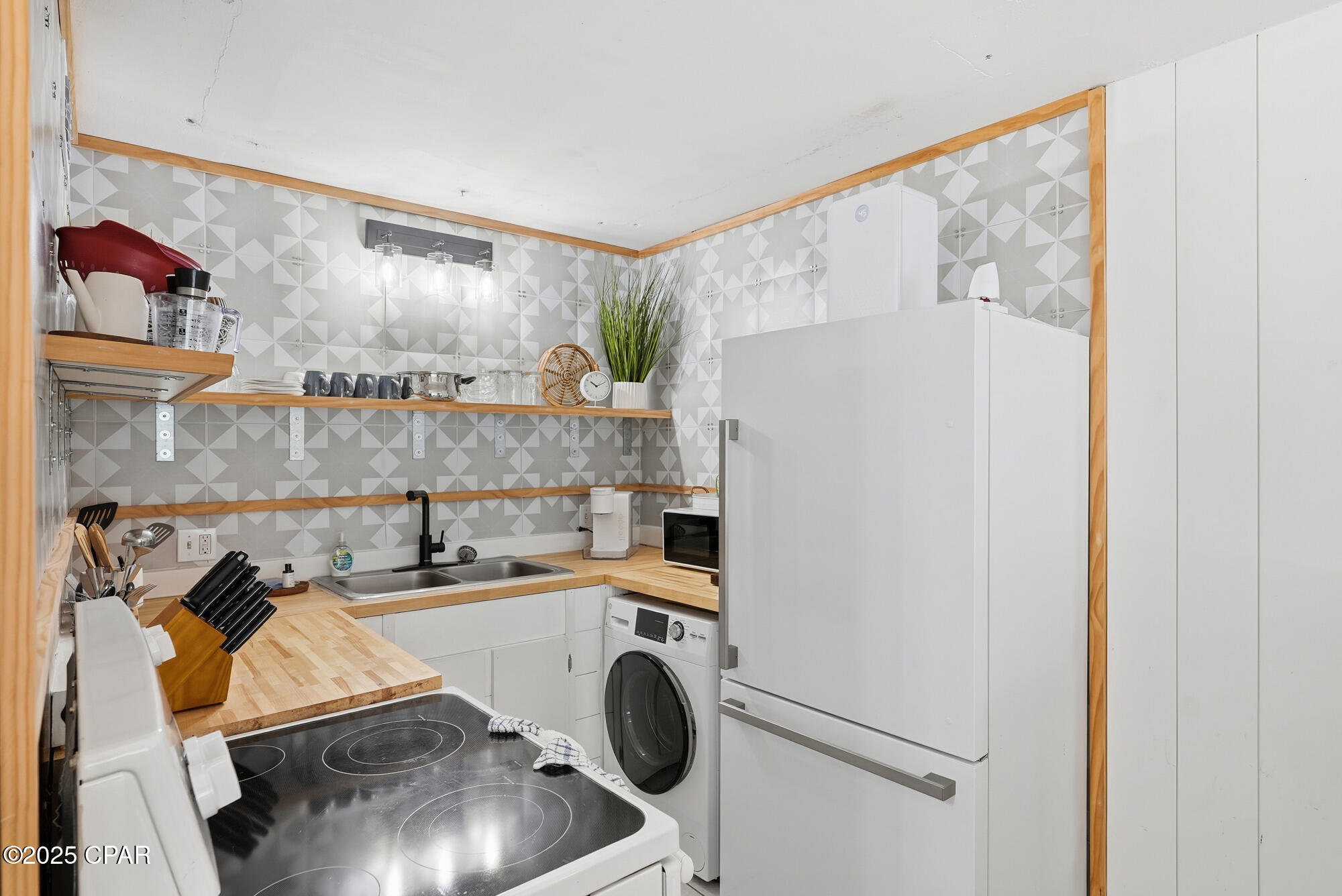 Image 22 For 8743 Thomas Drive  331