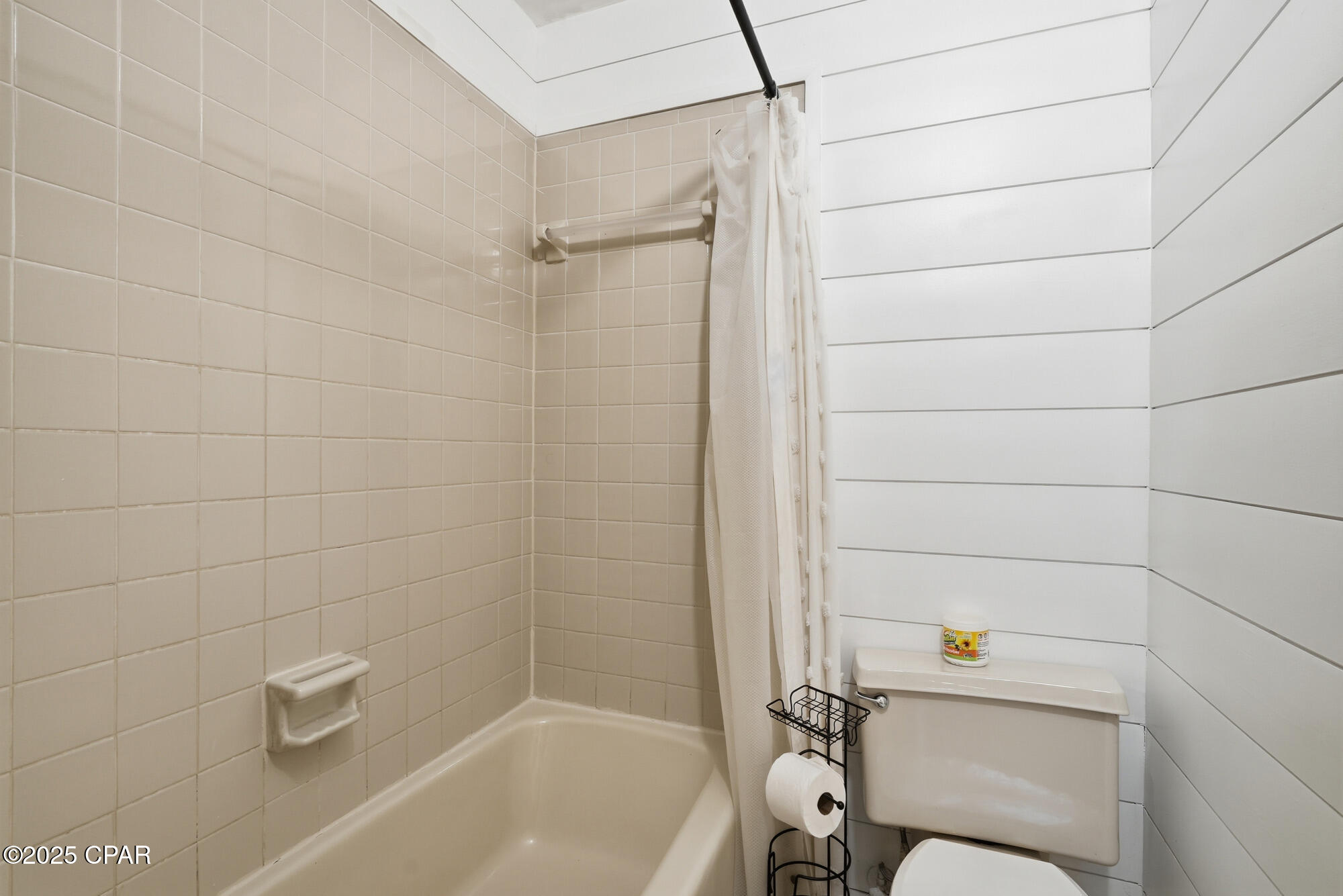 Image 7 For 8743 Thomas Drive  331