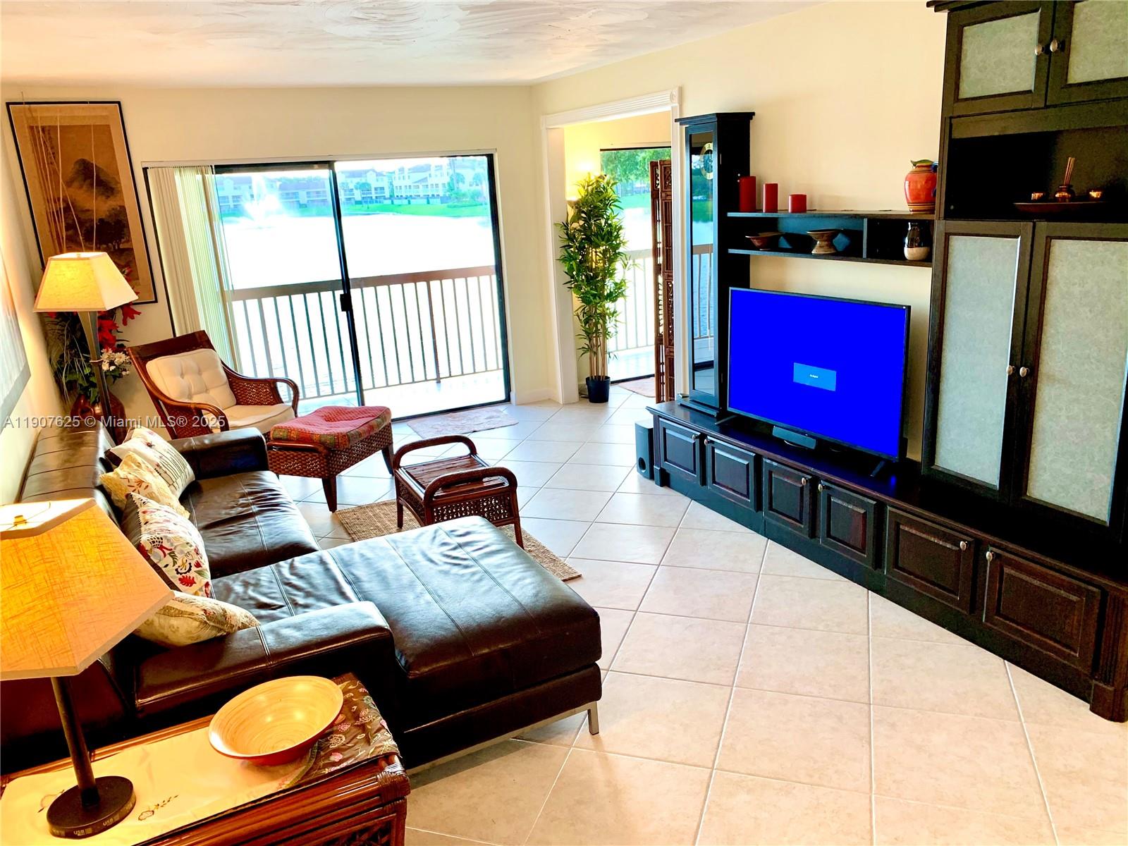 Villas At Lakeview Condo