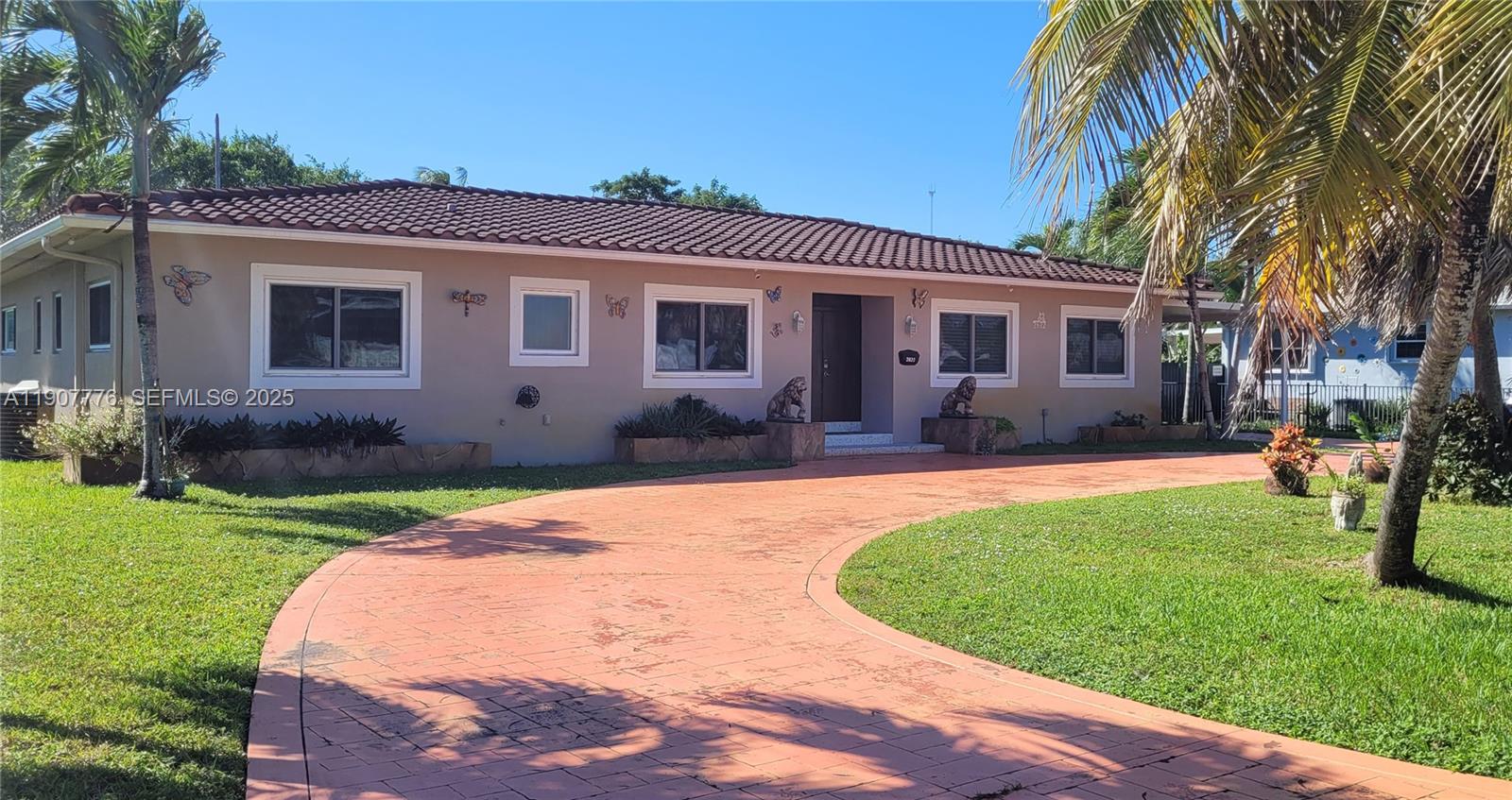 Hollywood Little Ranches