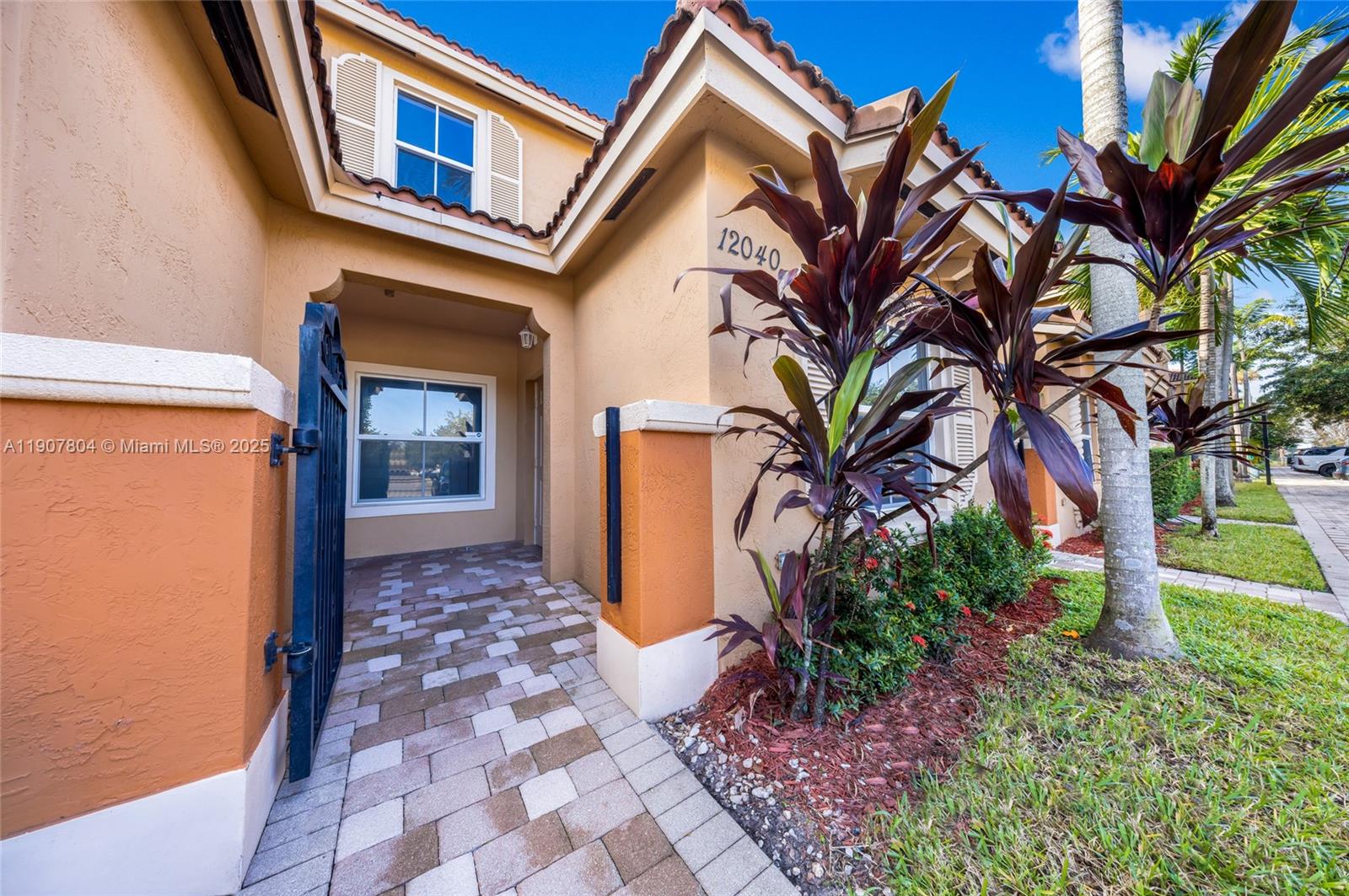 Martinique No 3 Condo