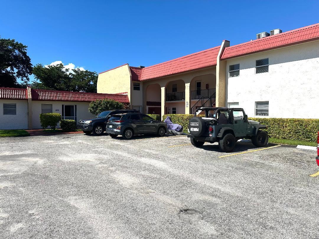 Golden Lakes Village Cond