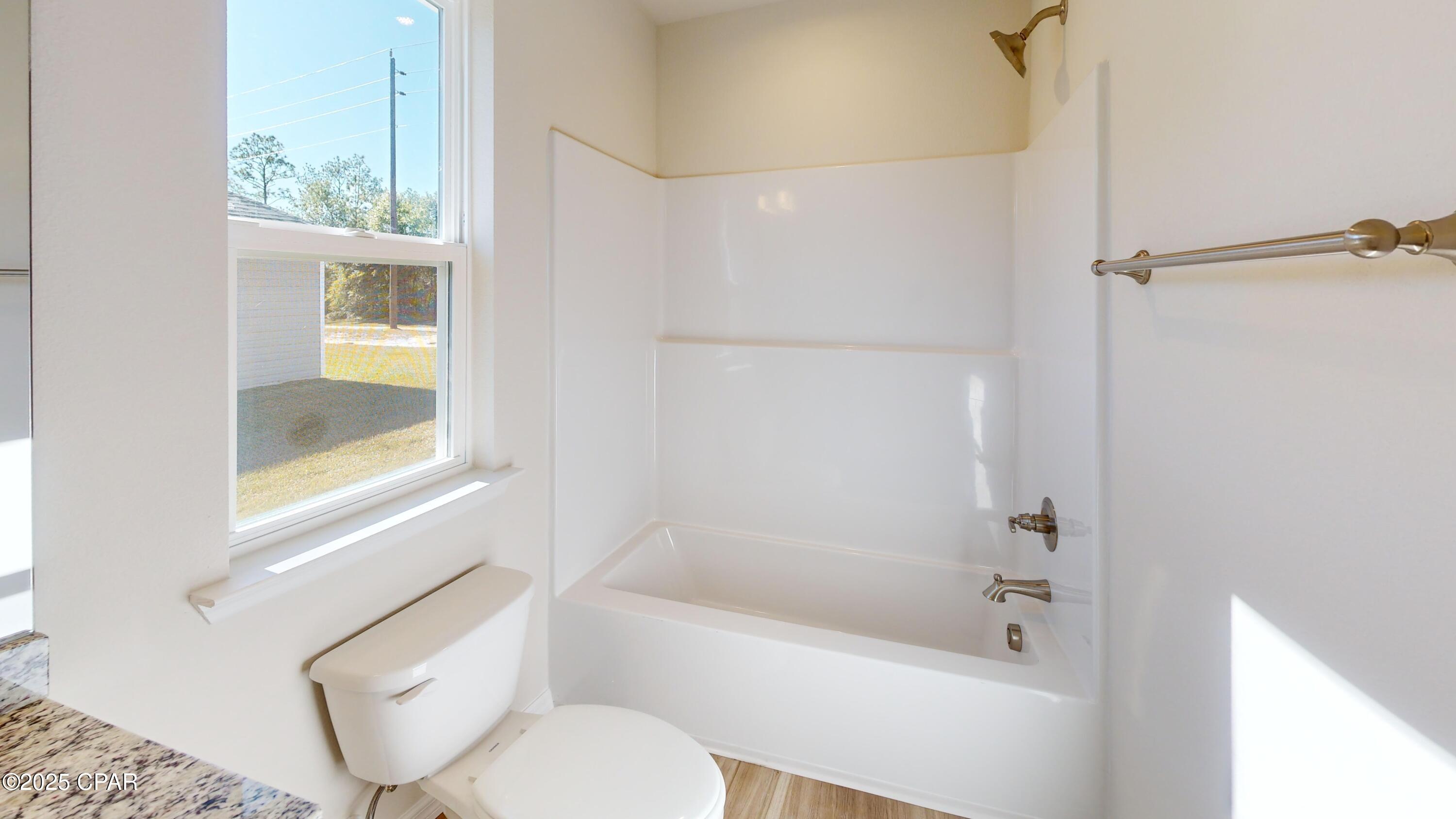 Image 4 For 3888 Bricknell Avenue