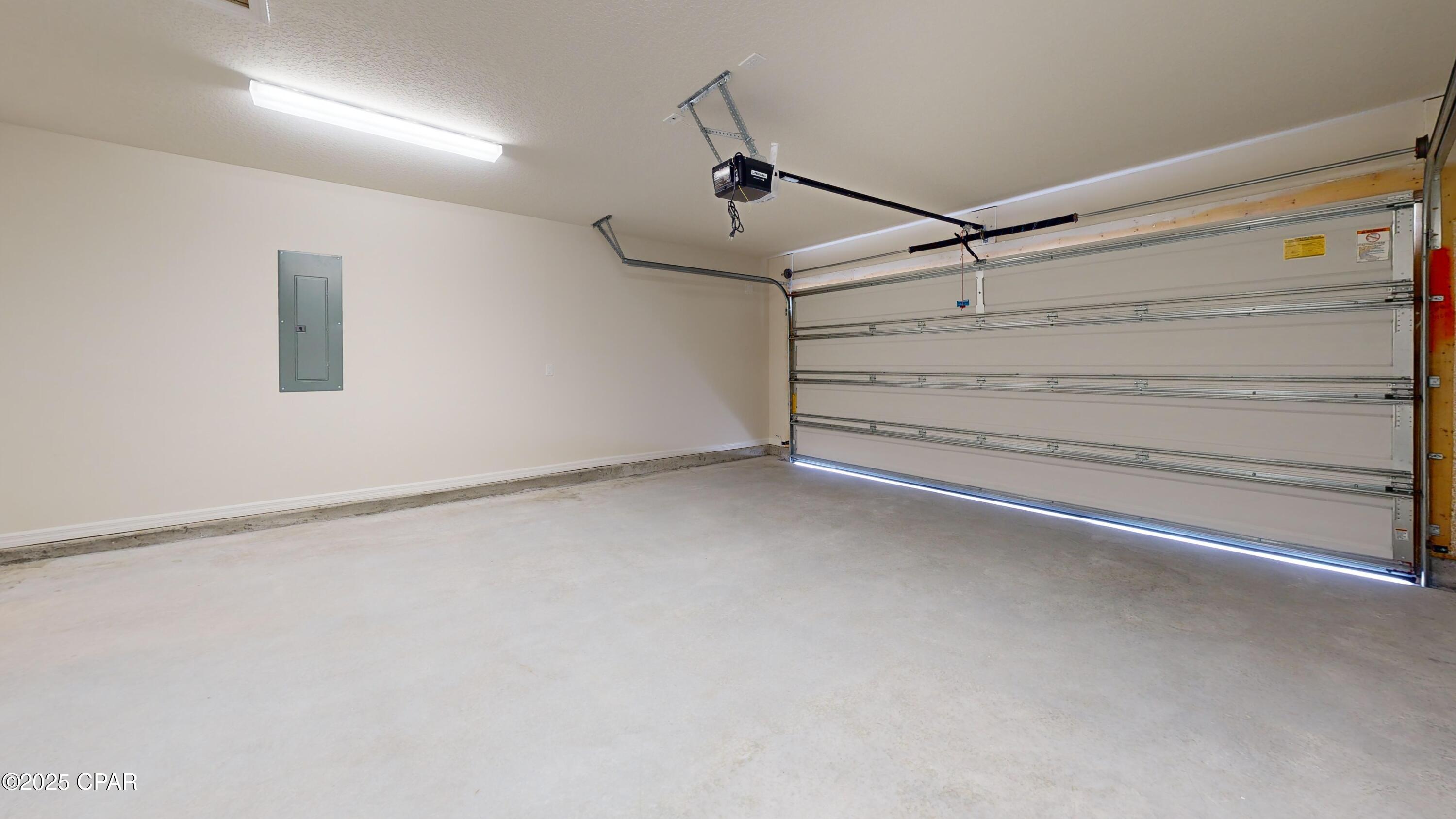 Image 14 For 3884 Bricknell Avenue