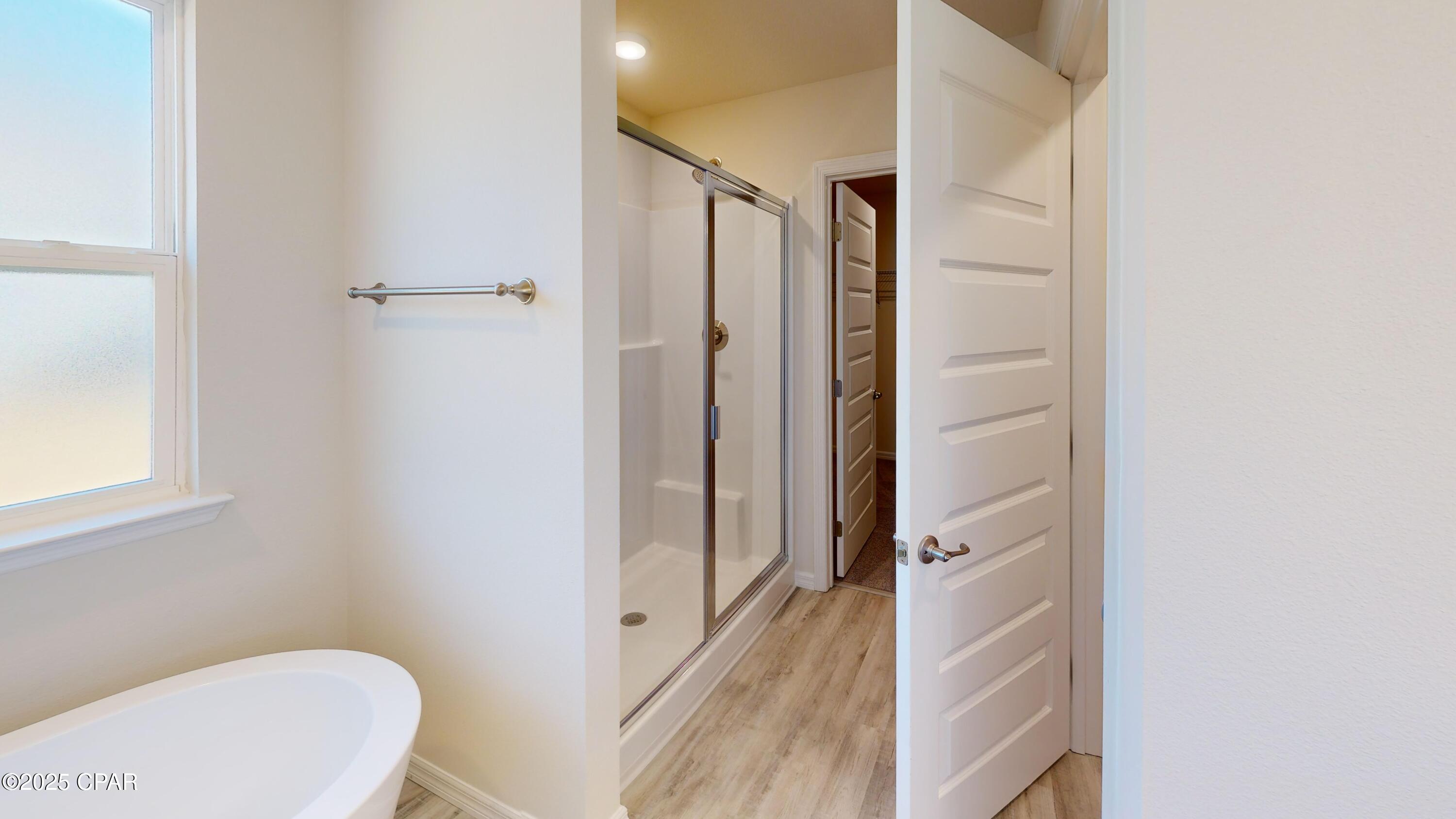 Image 4 For 3896 Bricknell Avenue