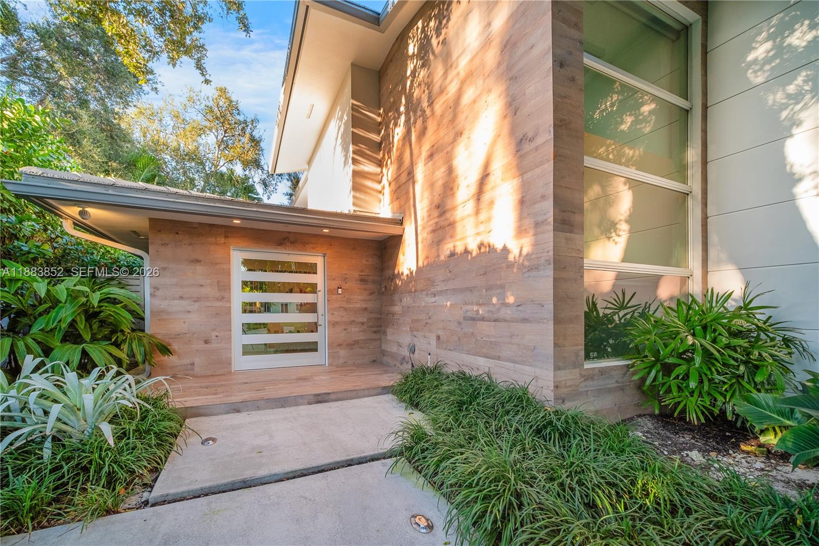 Bay Heights 1St Addn