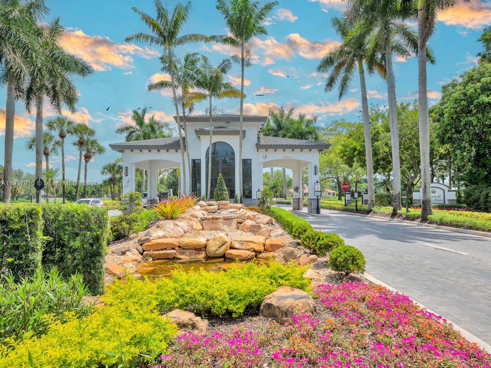 2710 Walkers way, Weston, Florida 33331