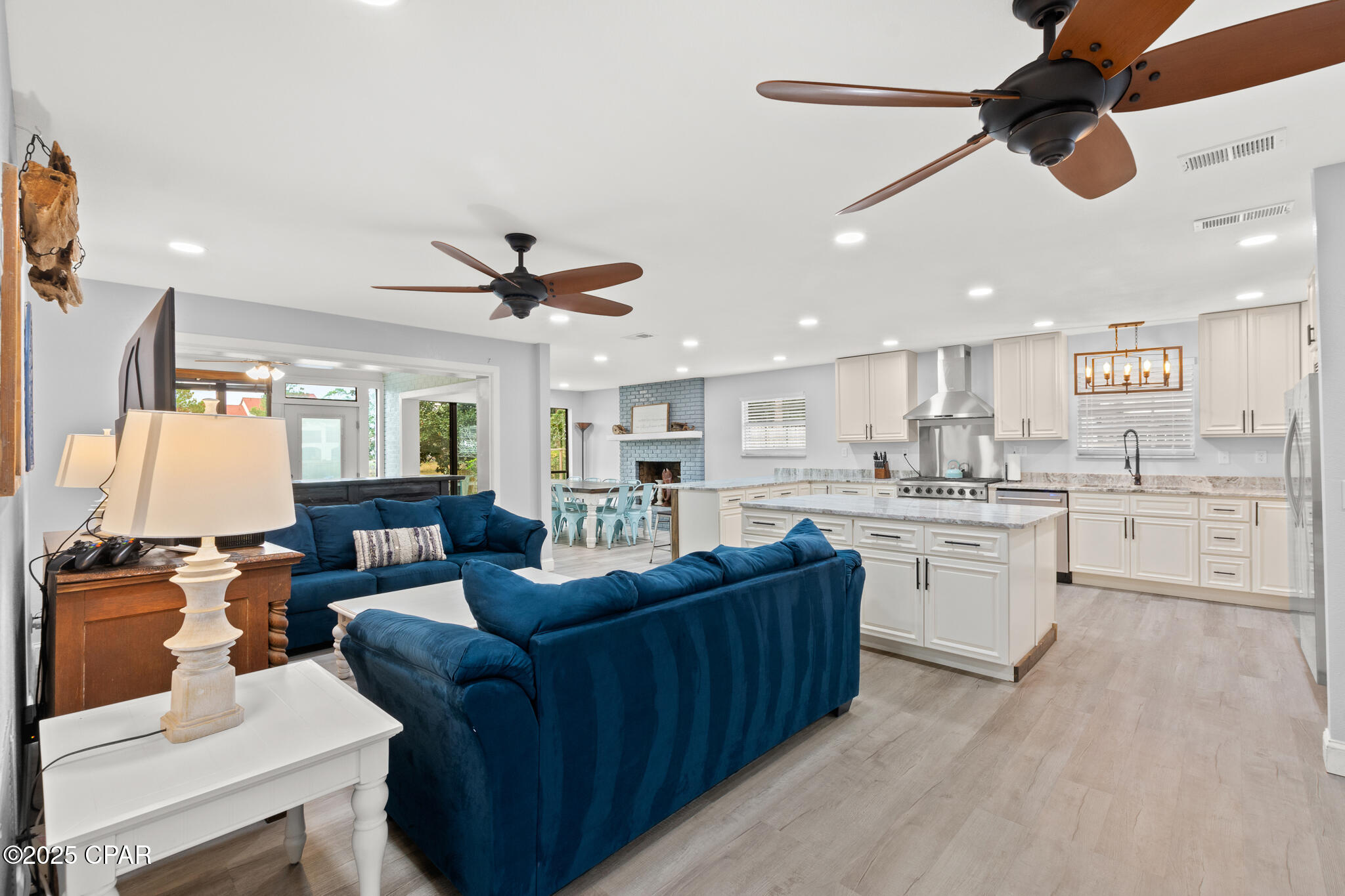 Image 6 For 8829 Lagoon Drive