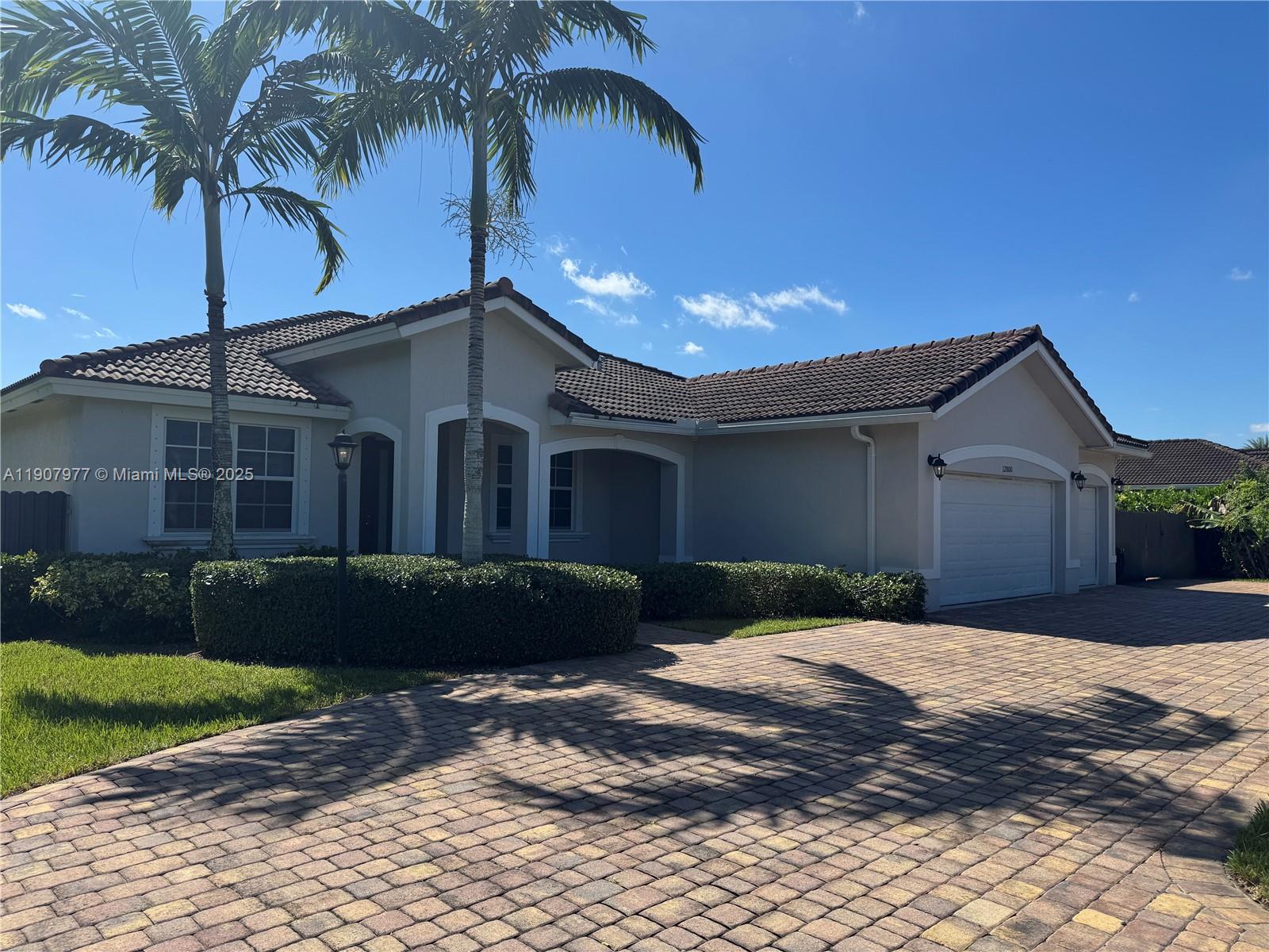 Estate Mansions 1St Addn