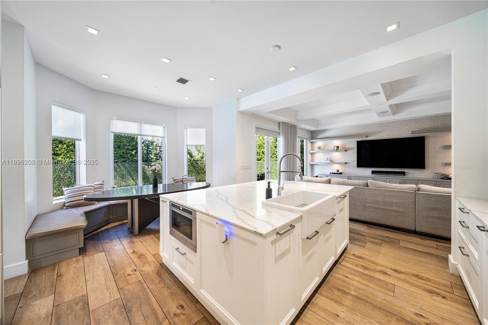 Homes for sale in Aventura, FL | 3703 Ne 199Th St, Aventura, FL 33180 | MLS# A11896208