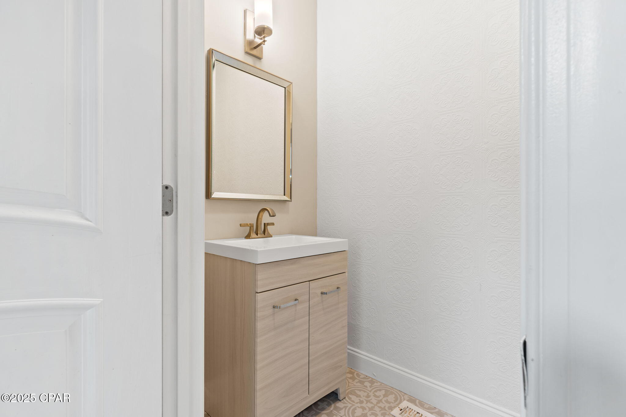 Image 18 For 117 Santa Barbara Avenue