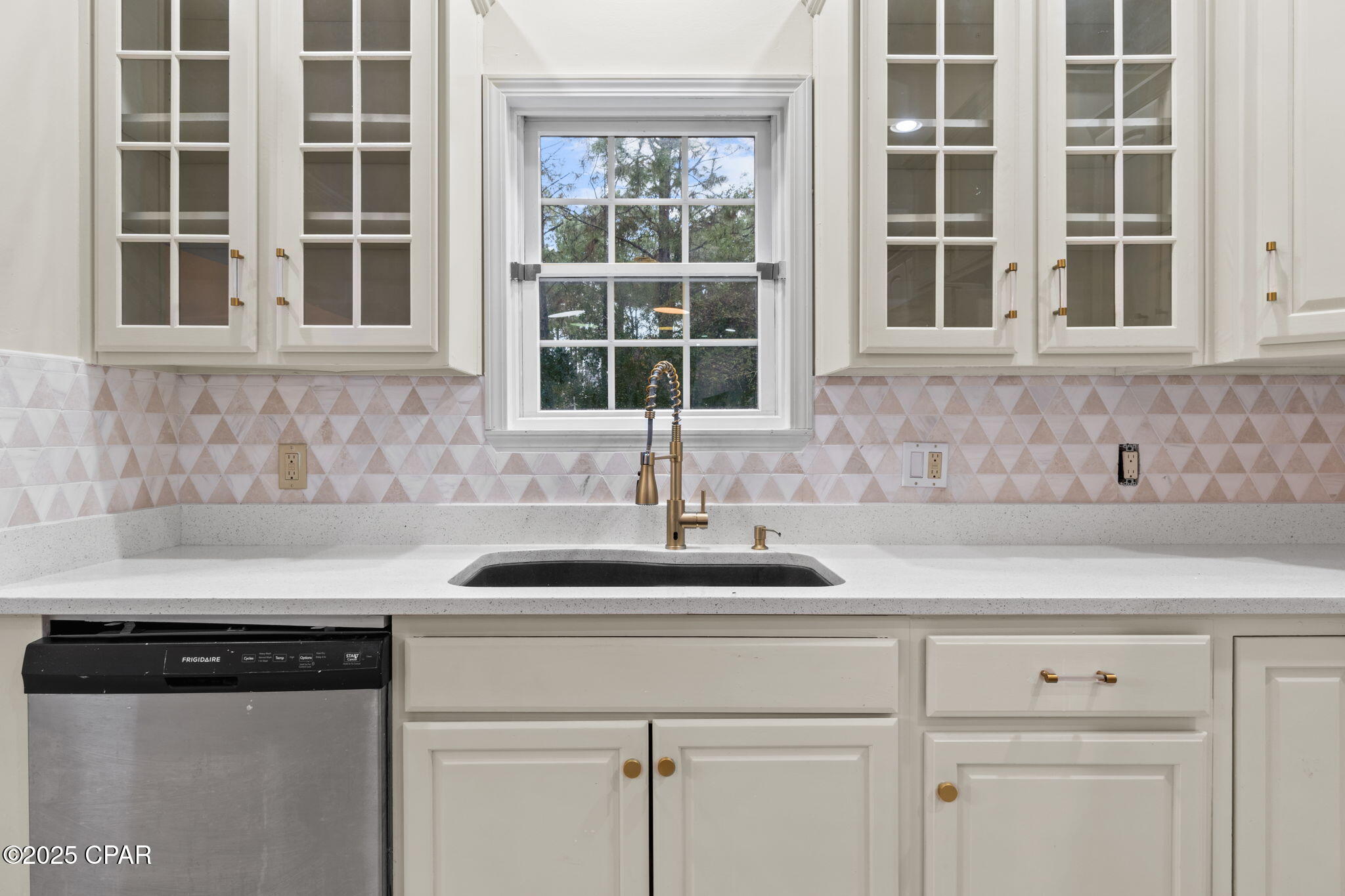 Image 24 For 117 Santa Barbara Avenue