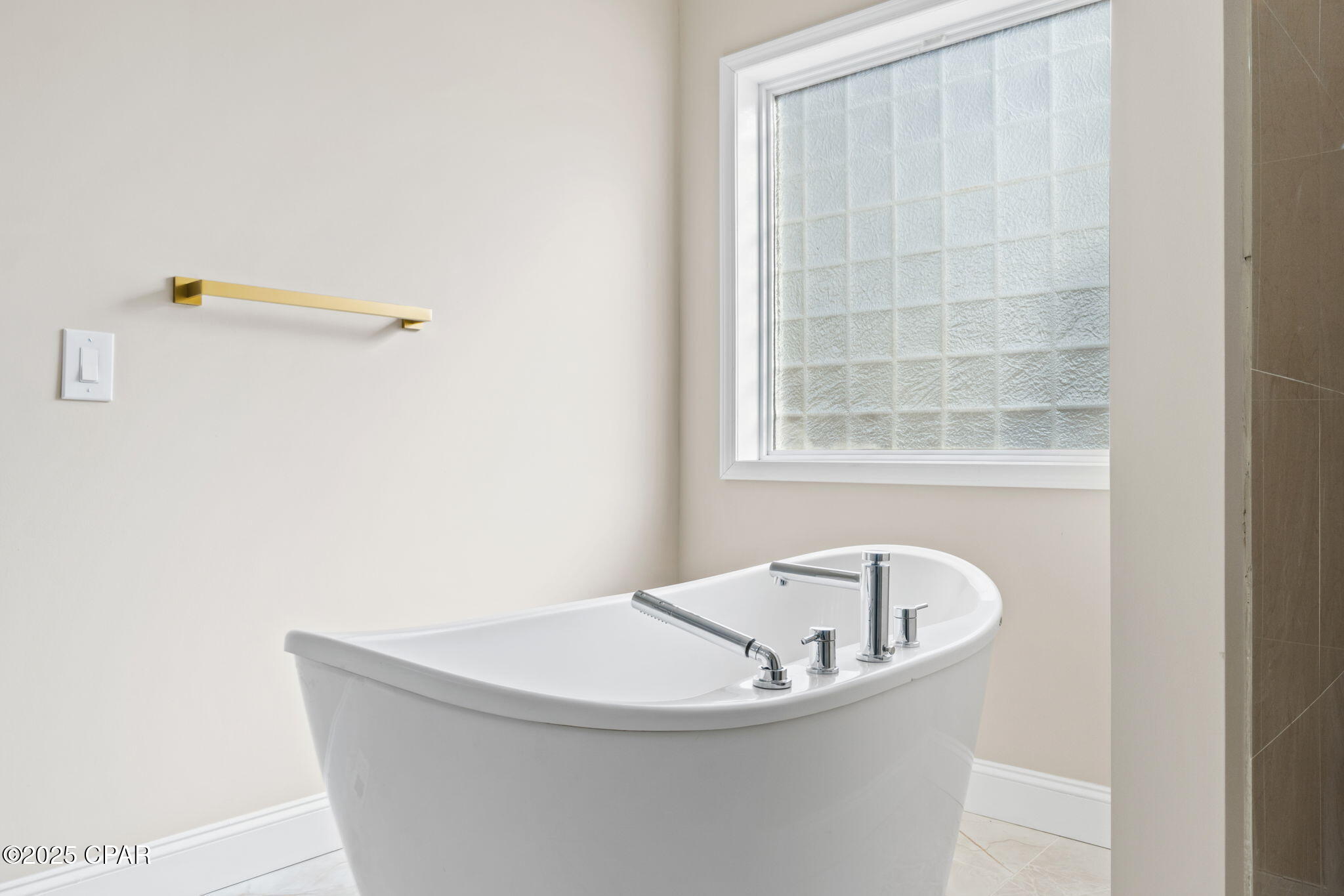 Image 98 For 117 Santa Barbara Avenue