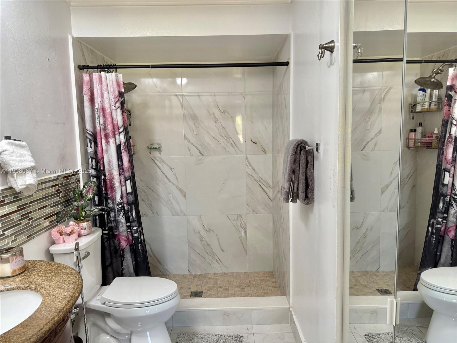 Homes for sale in Hialeah, FL | 6377 Nw 170th Ln, Hialeah, FL 33015 | MLS# A11908037