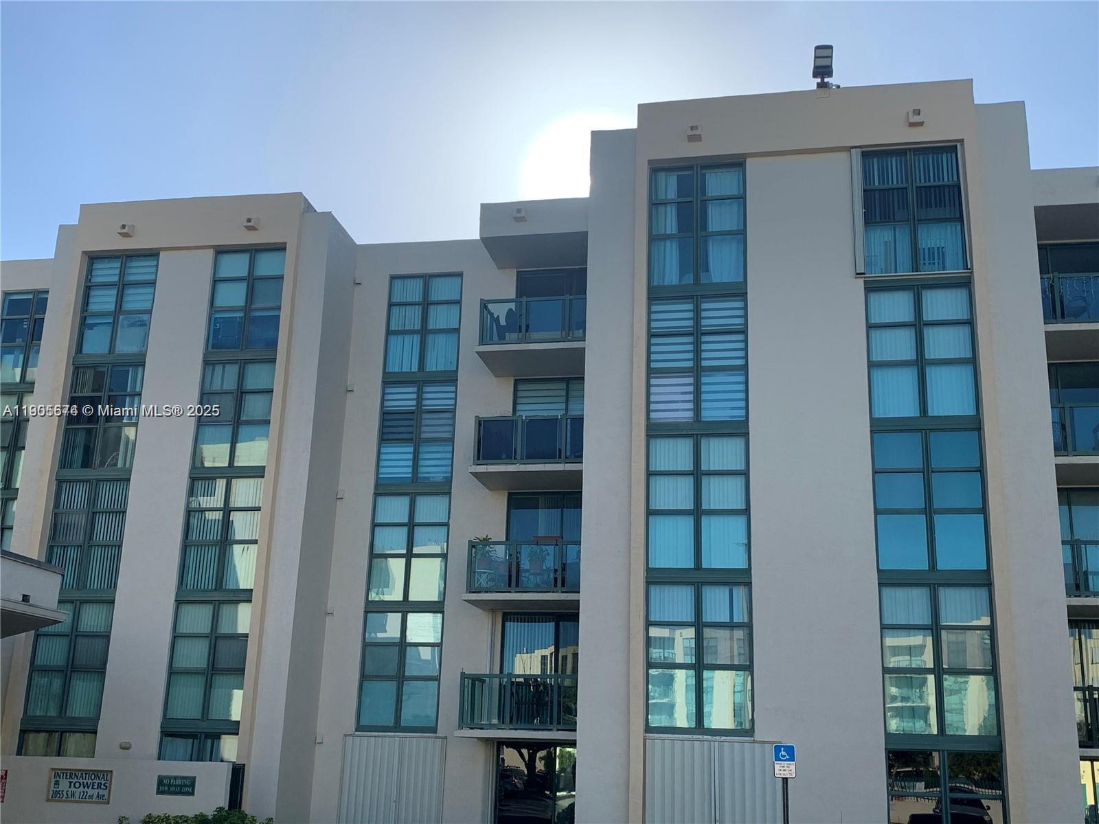 International Towers Cond