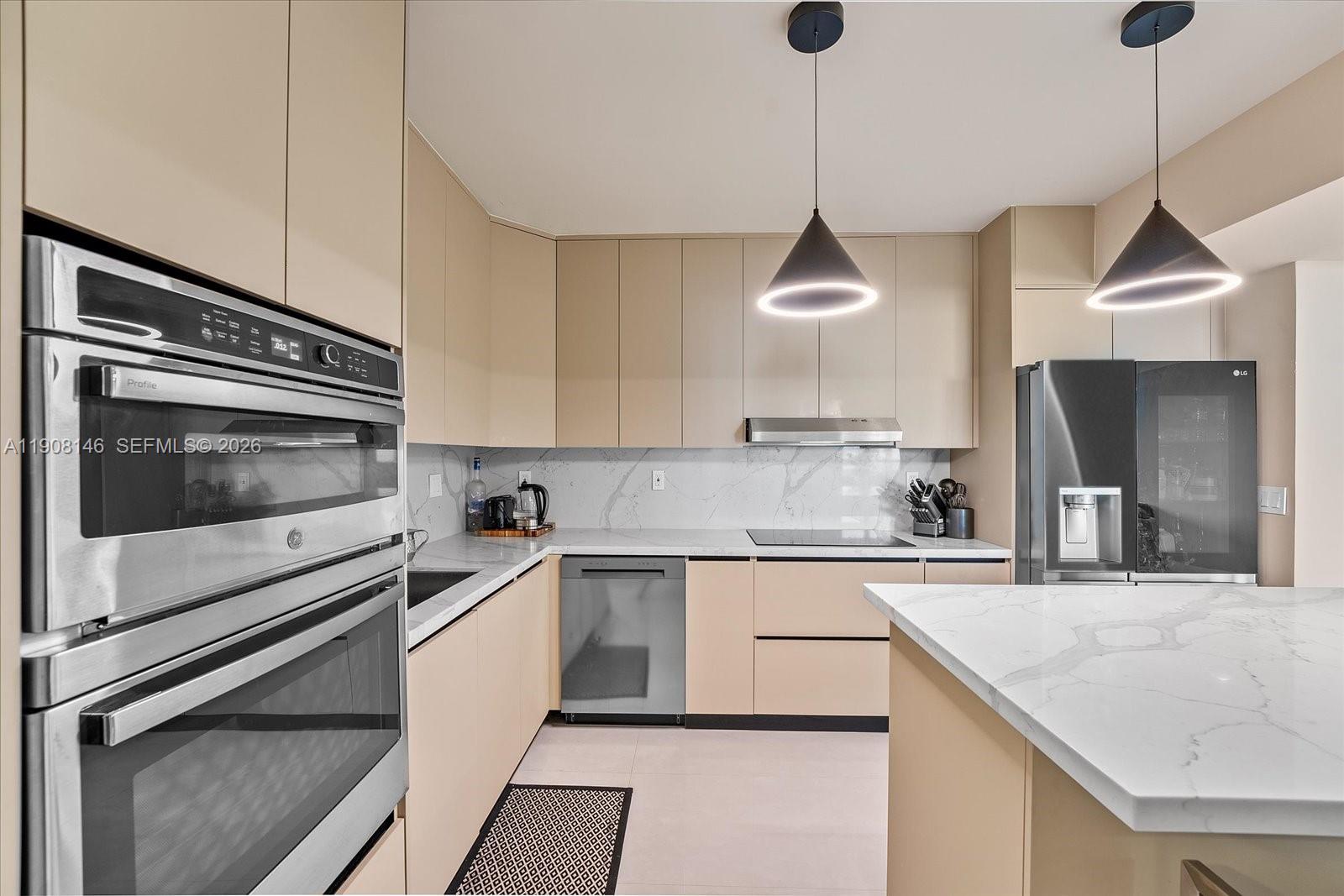20281 Country Club Dr Unit 304, Aventura, Florida 33180