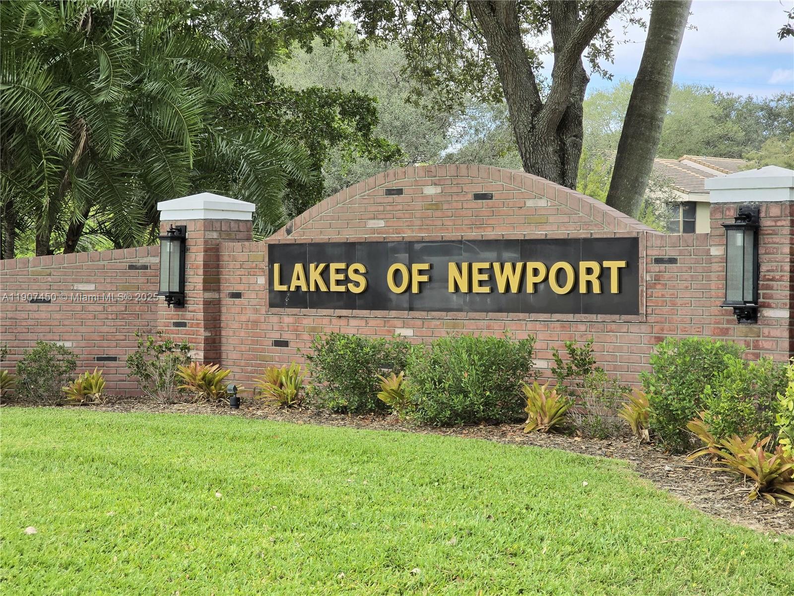 Lakes Of Newport Condo XI