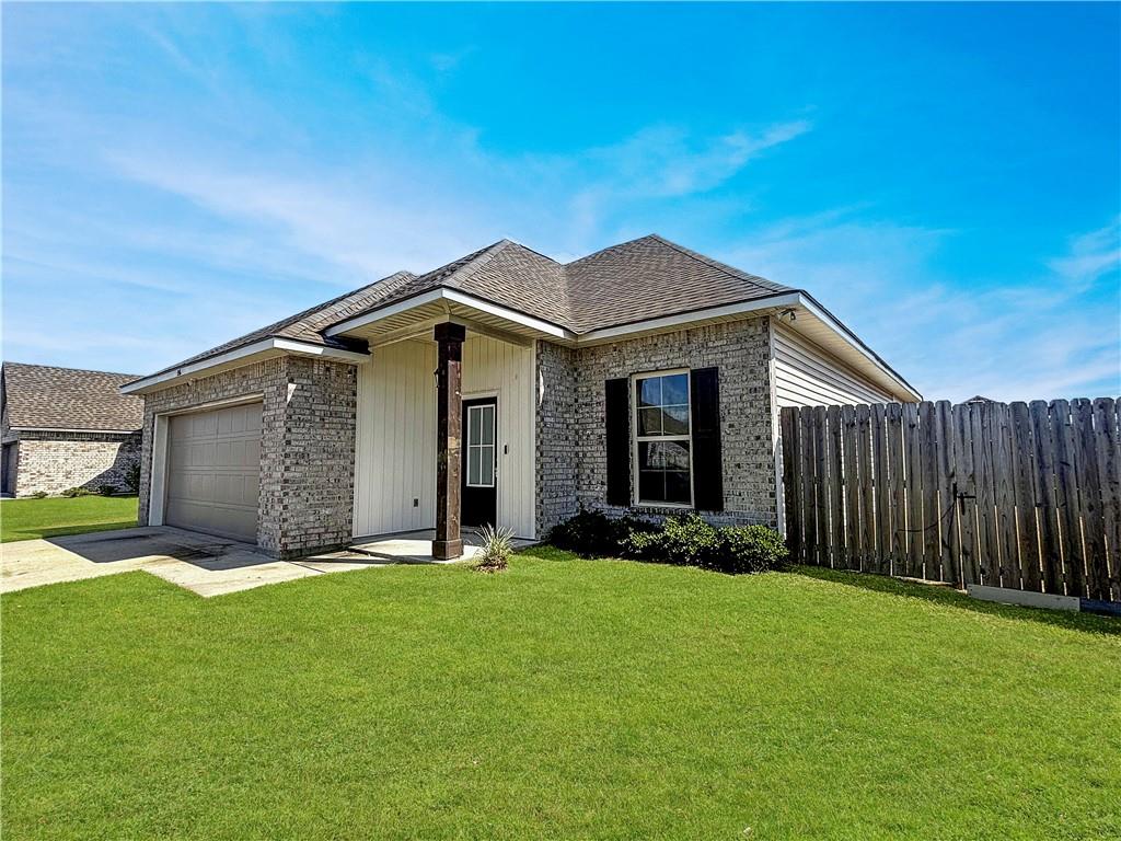 Homes for sale in Thibodaux, LA | 156 Shadow Pointe Rd, Thibodaux, LA 70301 | MLS# 2529433