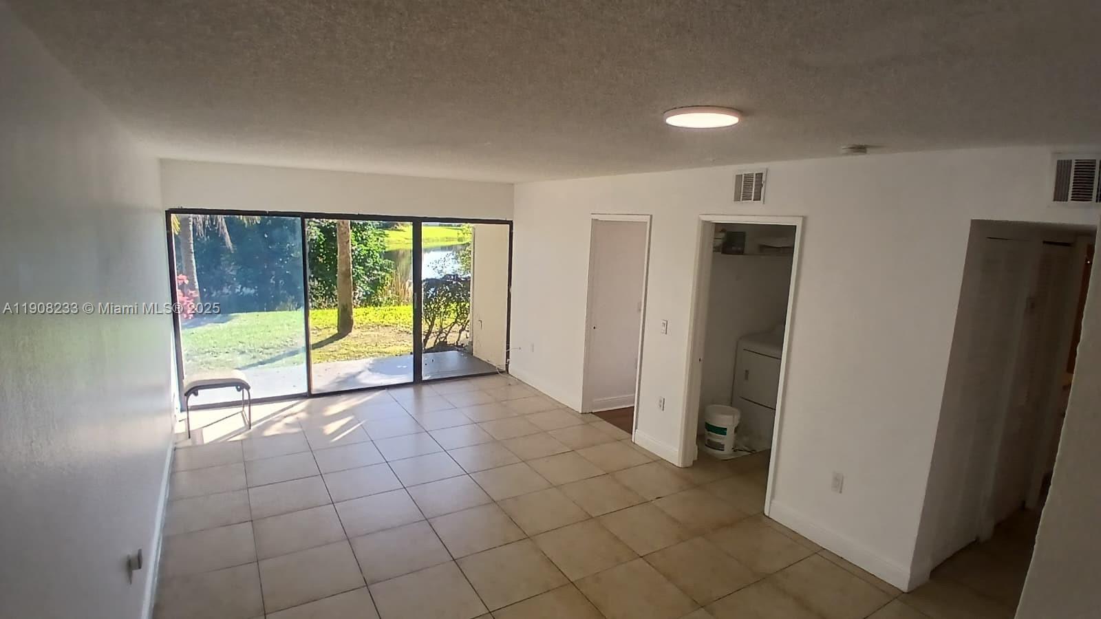 Palm Beach Grande Condomin