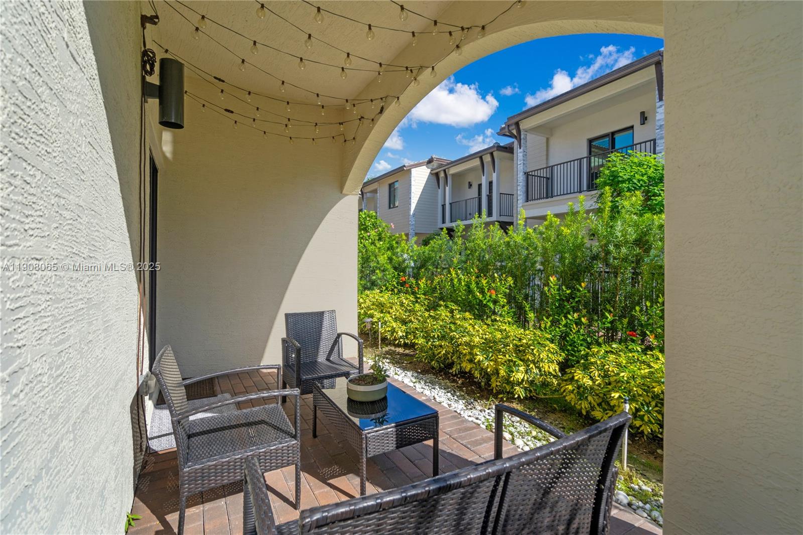 Homes for sale in Doral, FL | 4608 Nw 83Rd Pkwy, Doral, FL 33166 | MLS# A11908065