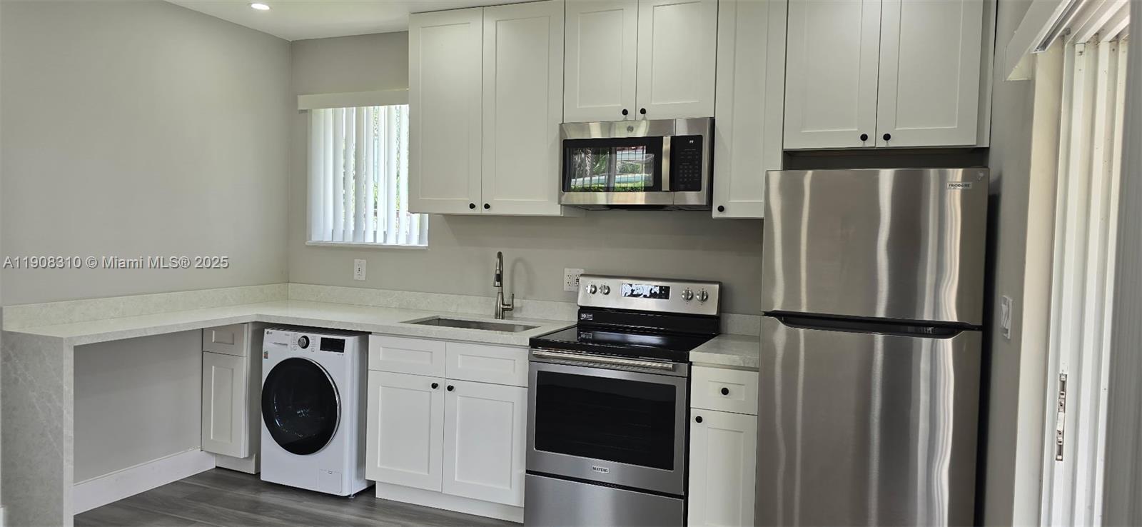 Hollywood Terrace Amen Pl