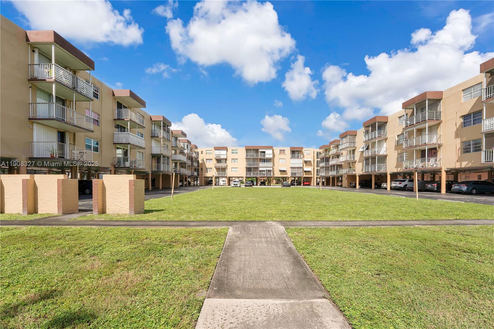 Tallwood North Condo