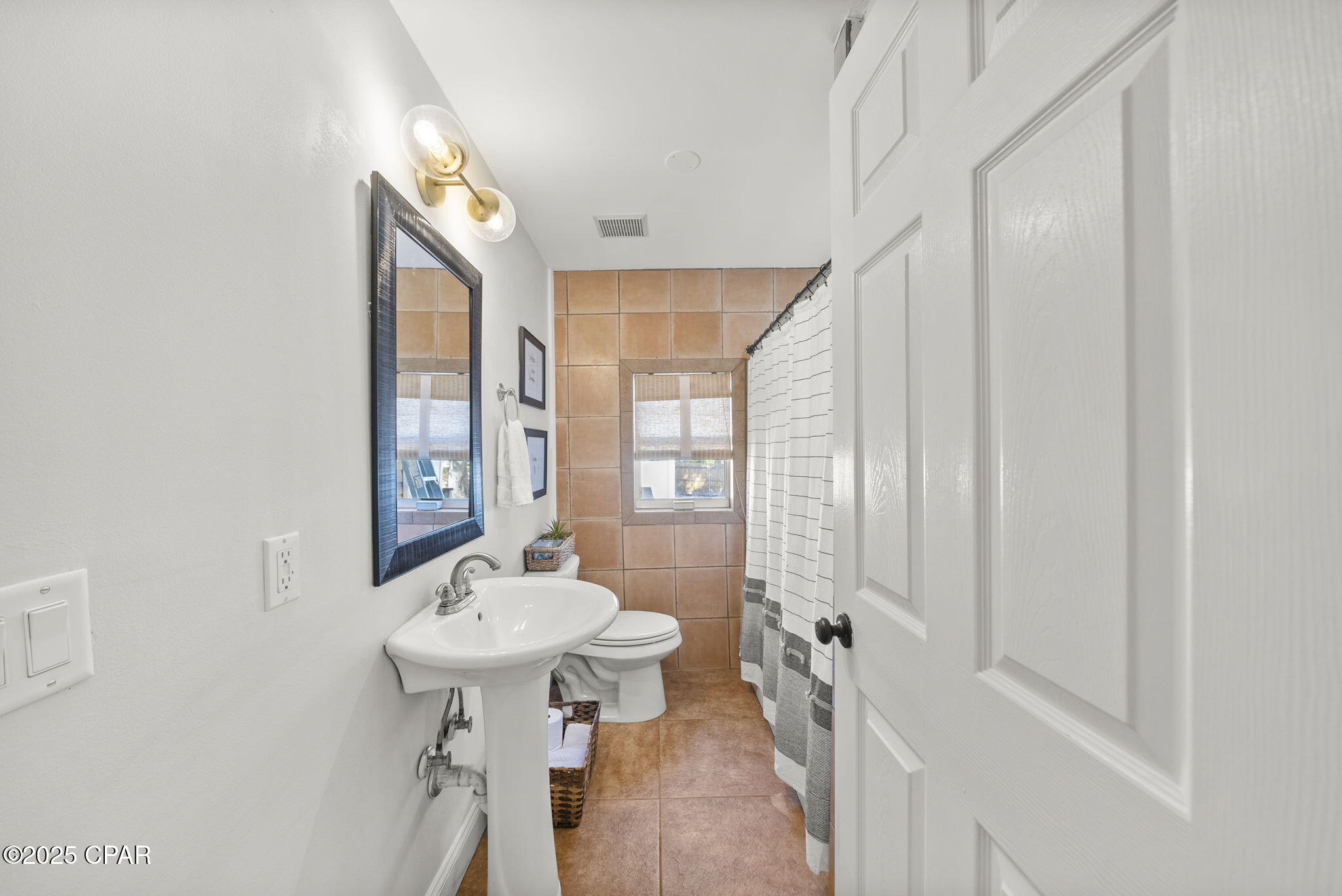 Image 26 For 1613 Dewitt Street