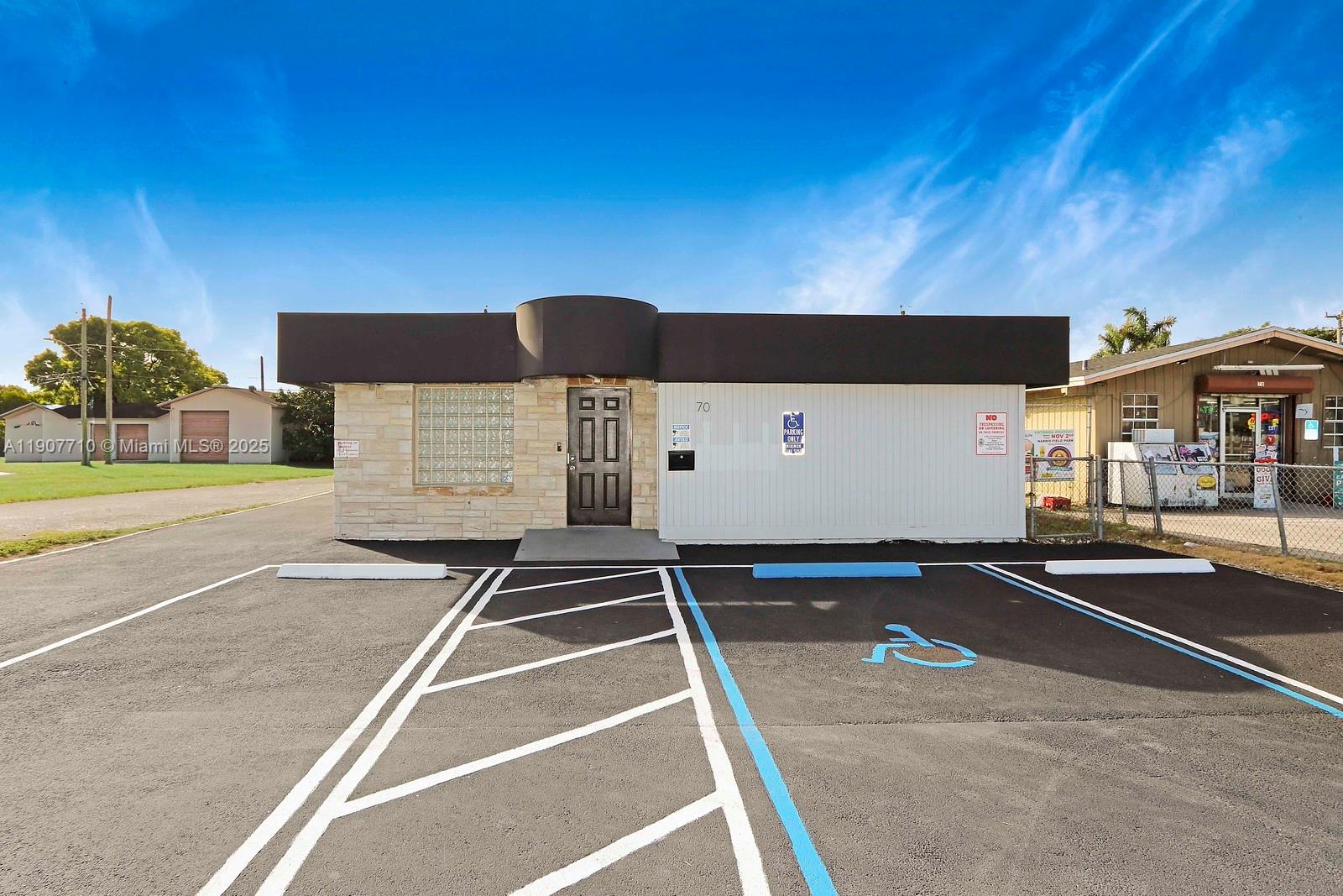 GREAT LOCATION! UPDATED FREE STANDING BUILDING PERFECT FOR YOUR BUSINESS.  FRESHLY PAINTED, CLEAN AND PLENTY OF PARKING IN THE REAR.  OFFERS RECEPTION AREA, WAITING ROOM, OFFICE AREA, PRIVATE ROOMS, BATHROOM & KITCHEN. CONVENIENTLY LOCATED ON CAMPBELL DR NEXT TO KROME AVE. PREVIOUSLY A MEDICAL OFFICE BUILDING BUT PERFECT FOR MOST ANY PROFESSIONAL BUSINESS. CALL TODAY!