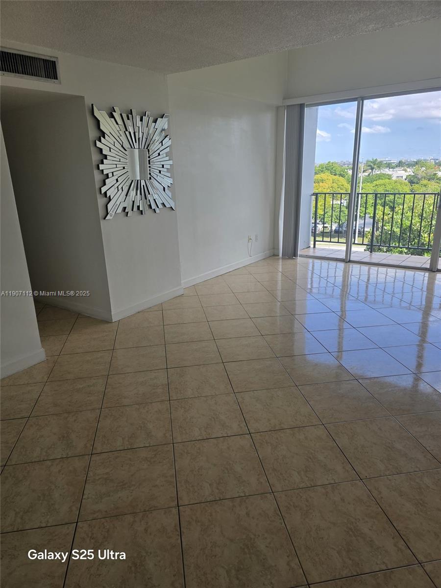 Miami FL 33172 - A11907112