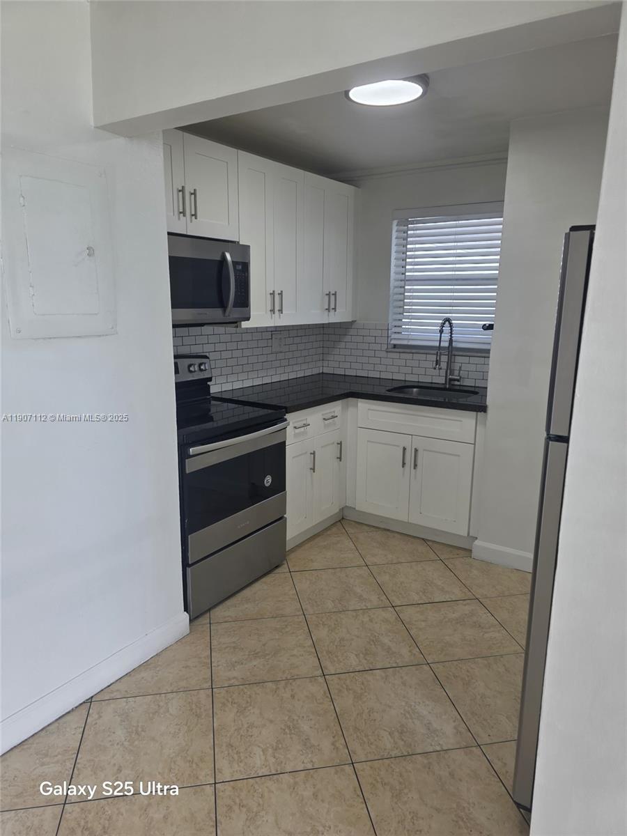 Miami FL 33172 - A11907112
