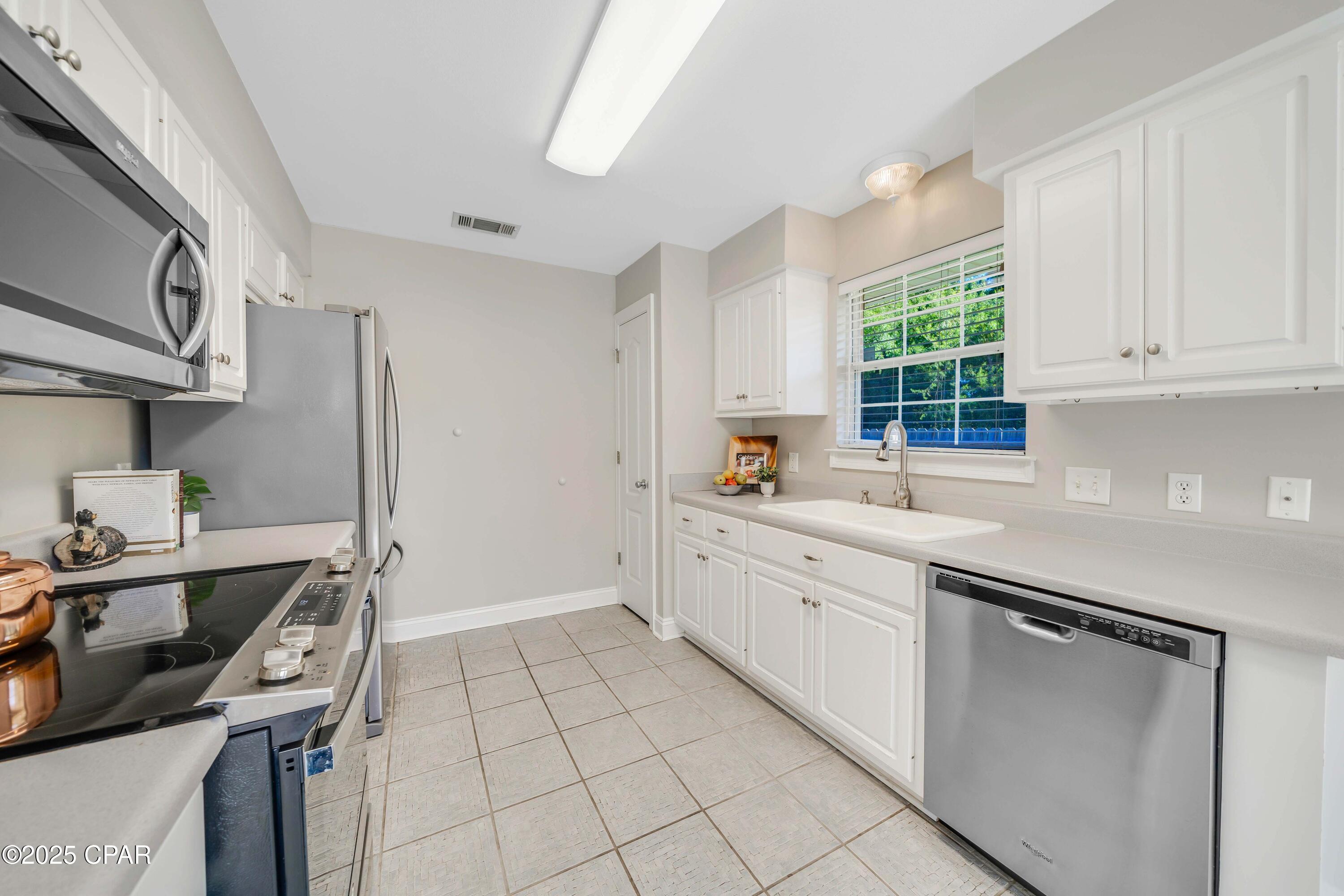 Image 12 For 501 Floridian Place