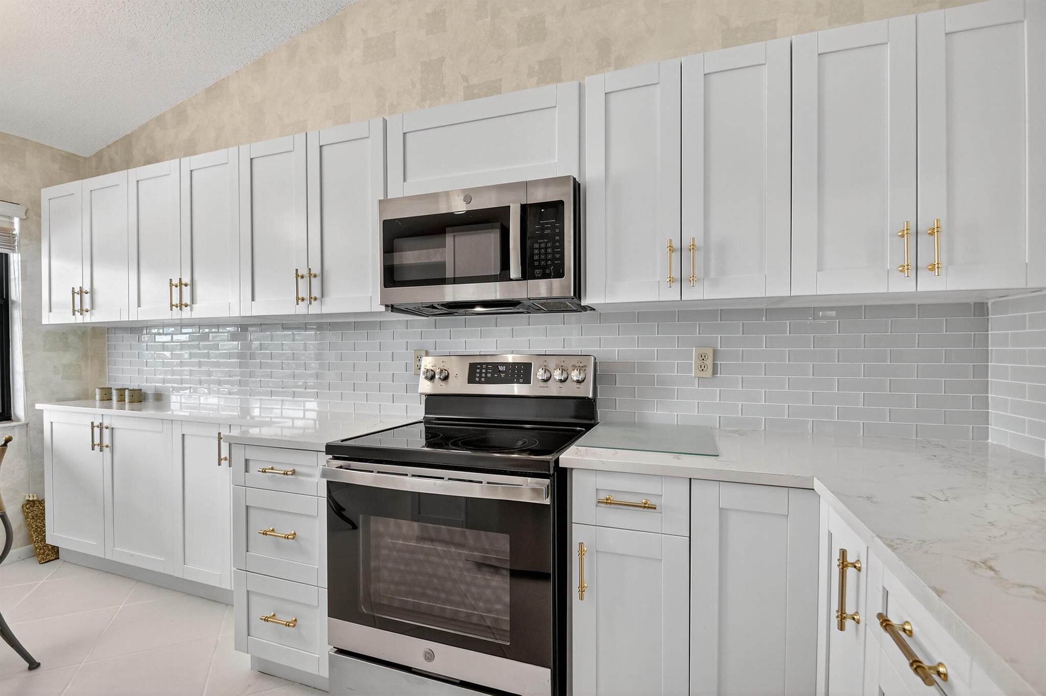 Lucerne Pointe One,two,th