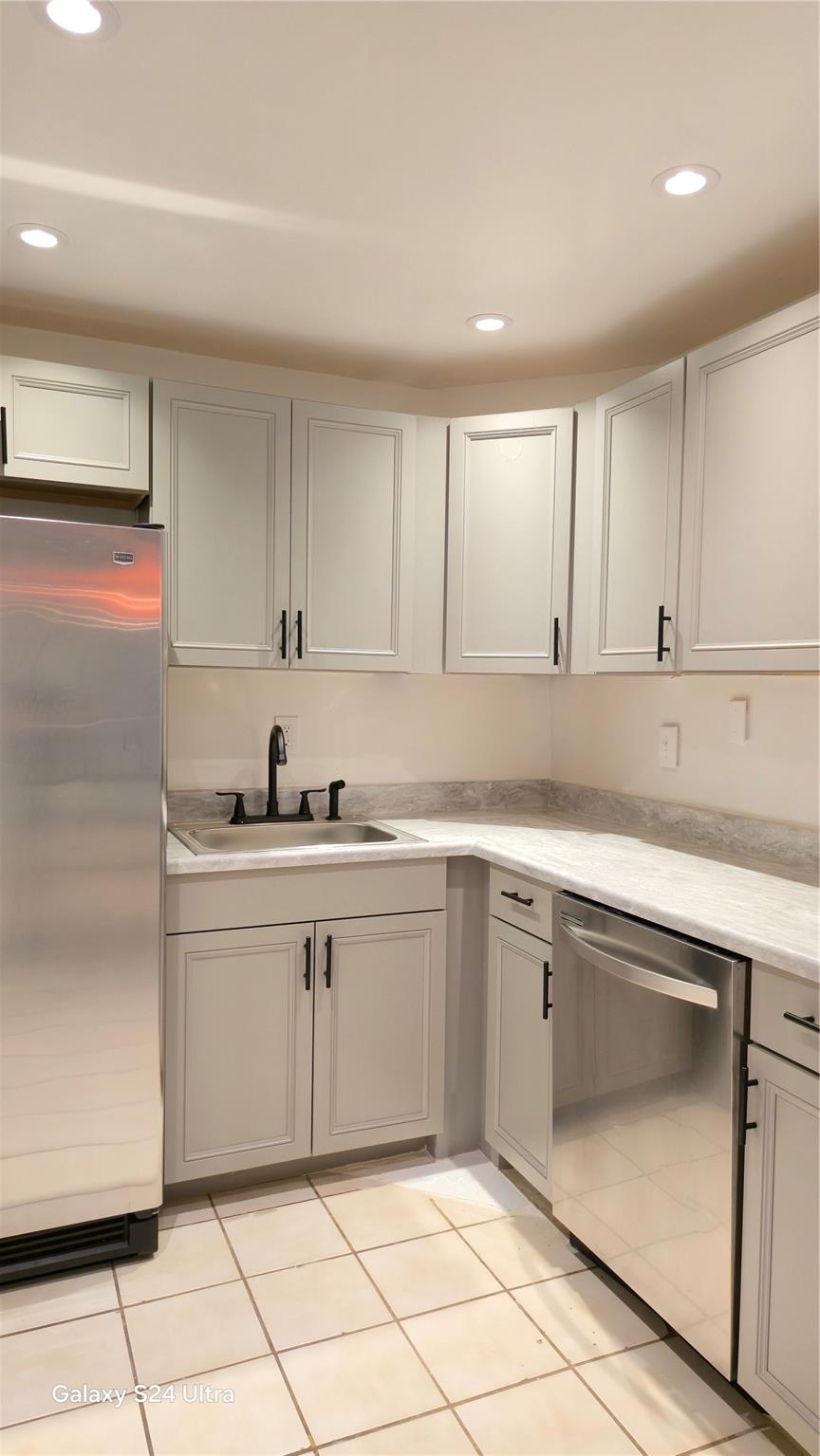 Oakland Shores 1 Condo