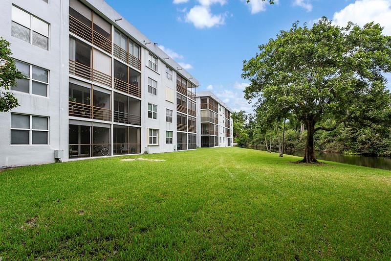 Homes for sale in Oakland Park, FL | 102 Royal Park Dr #3F, Oakland Park, FL 33309 | MLS# F10535248