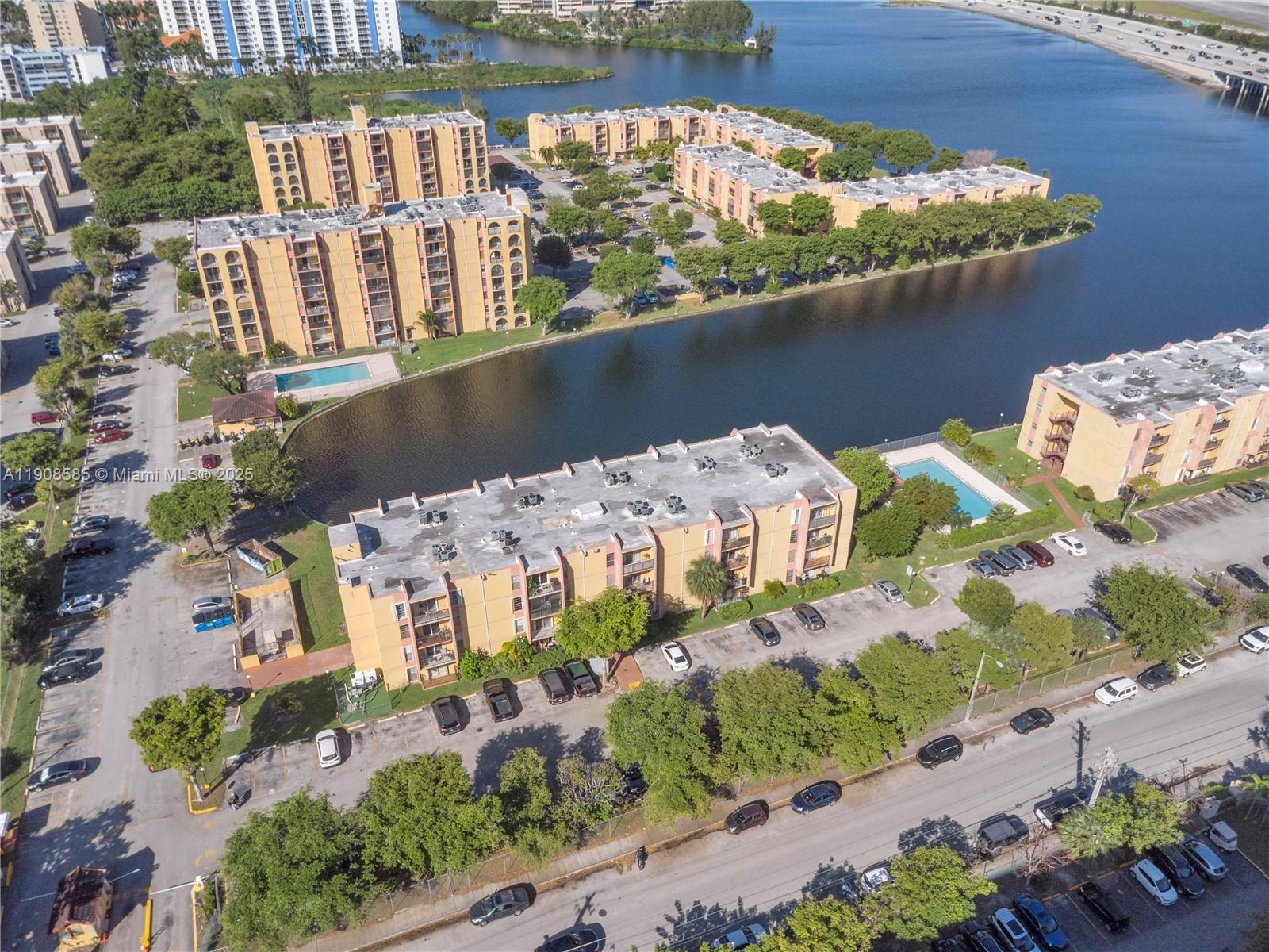 Sunset Villas No 3 Condo