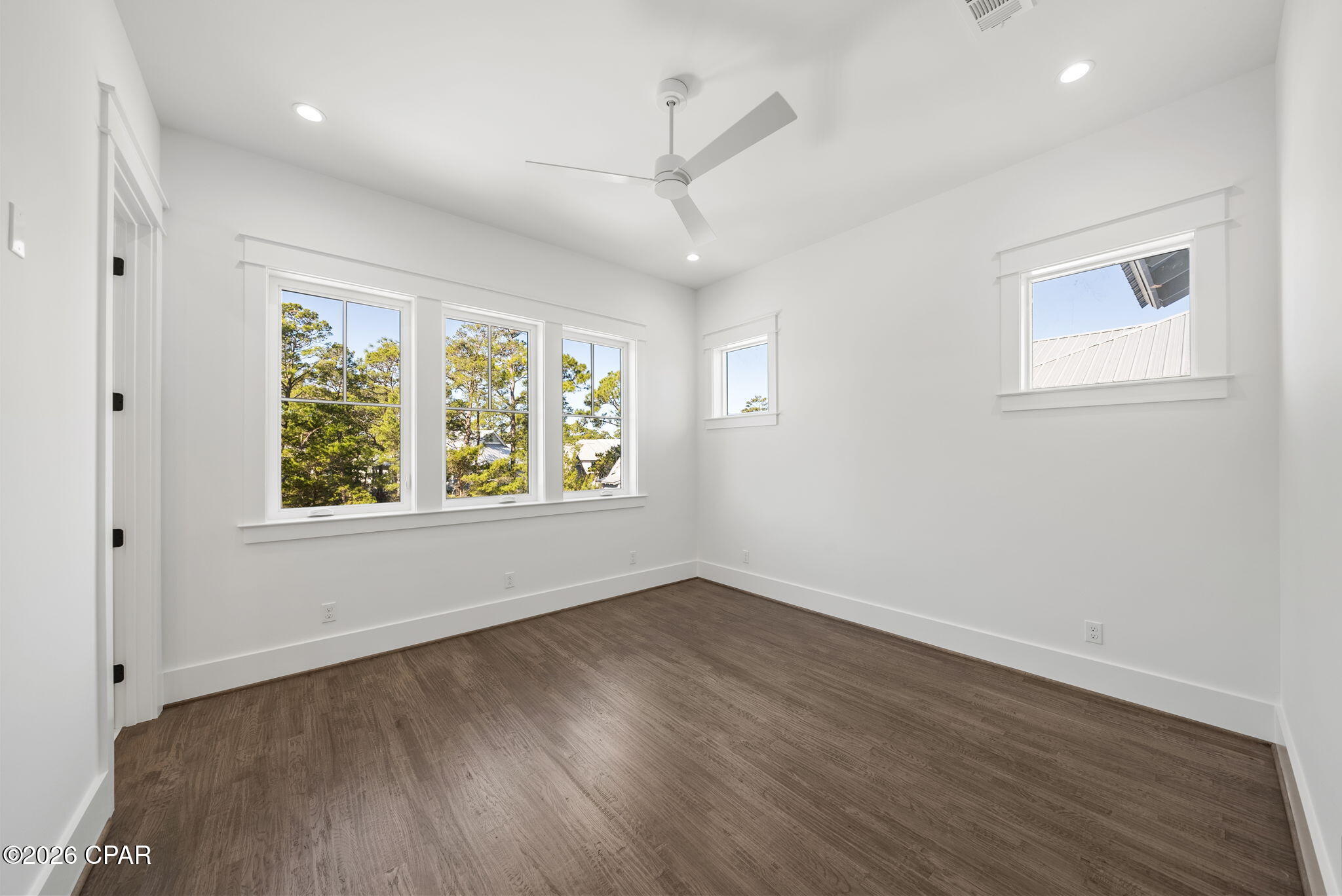 Image 33 For 325 Matt's Way