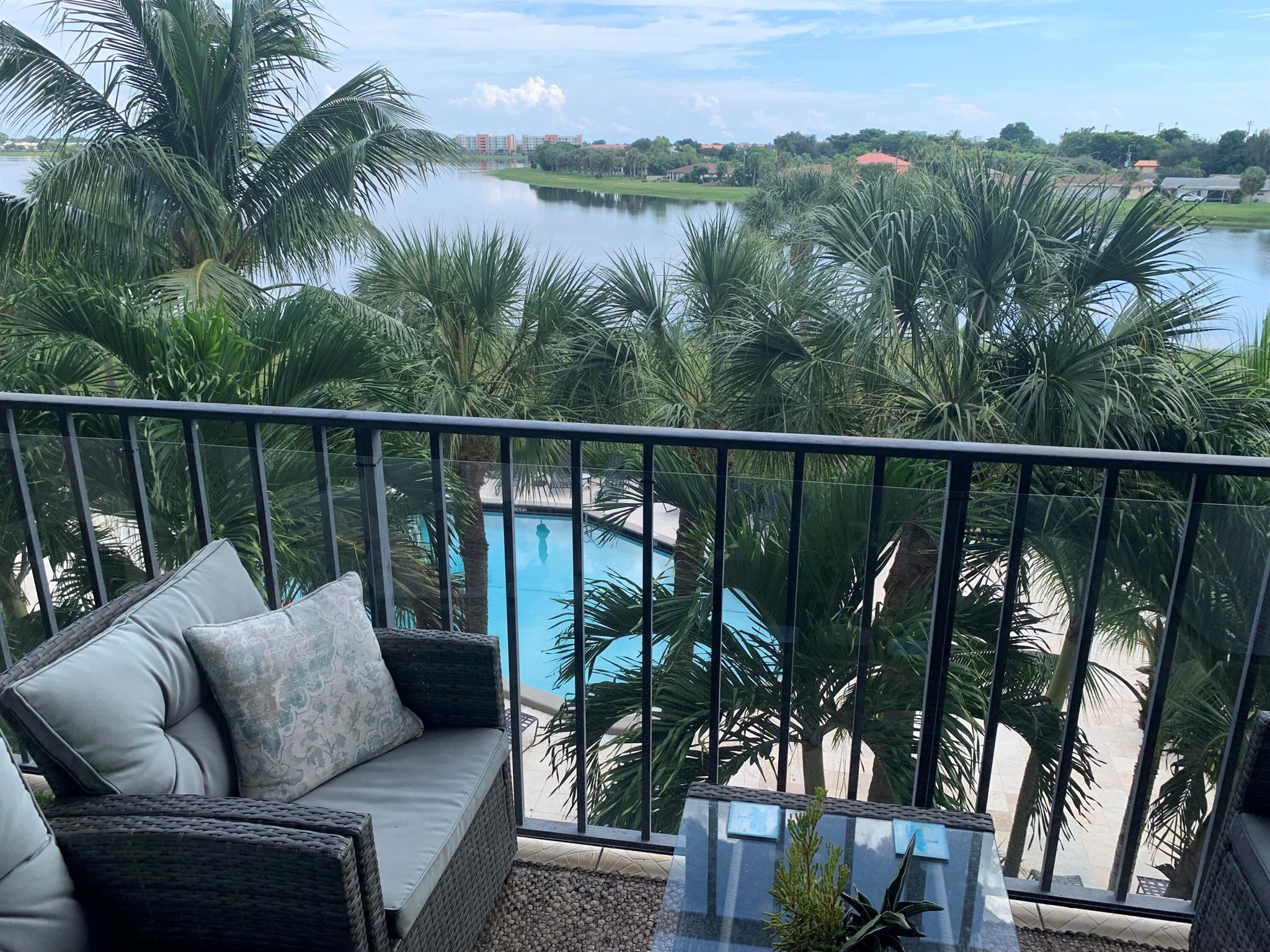 Lakeshore Club Condo