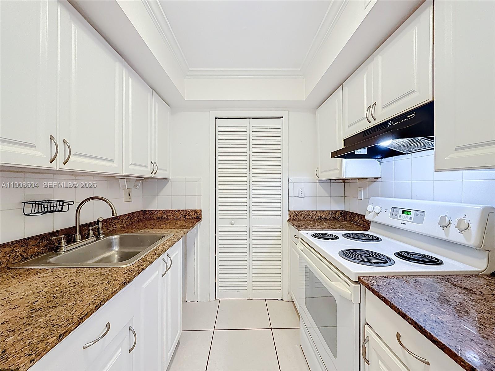 17600 68th Ave Unit B2004, Hialeah, Florida 33015