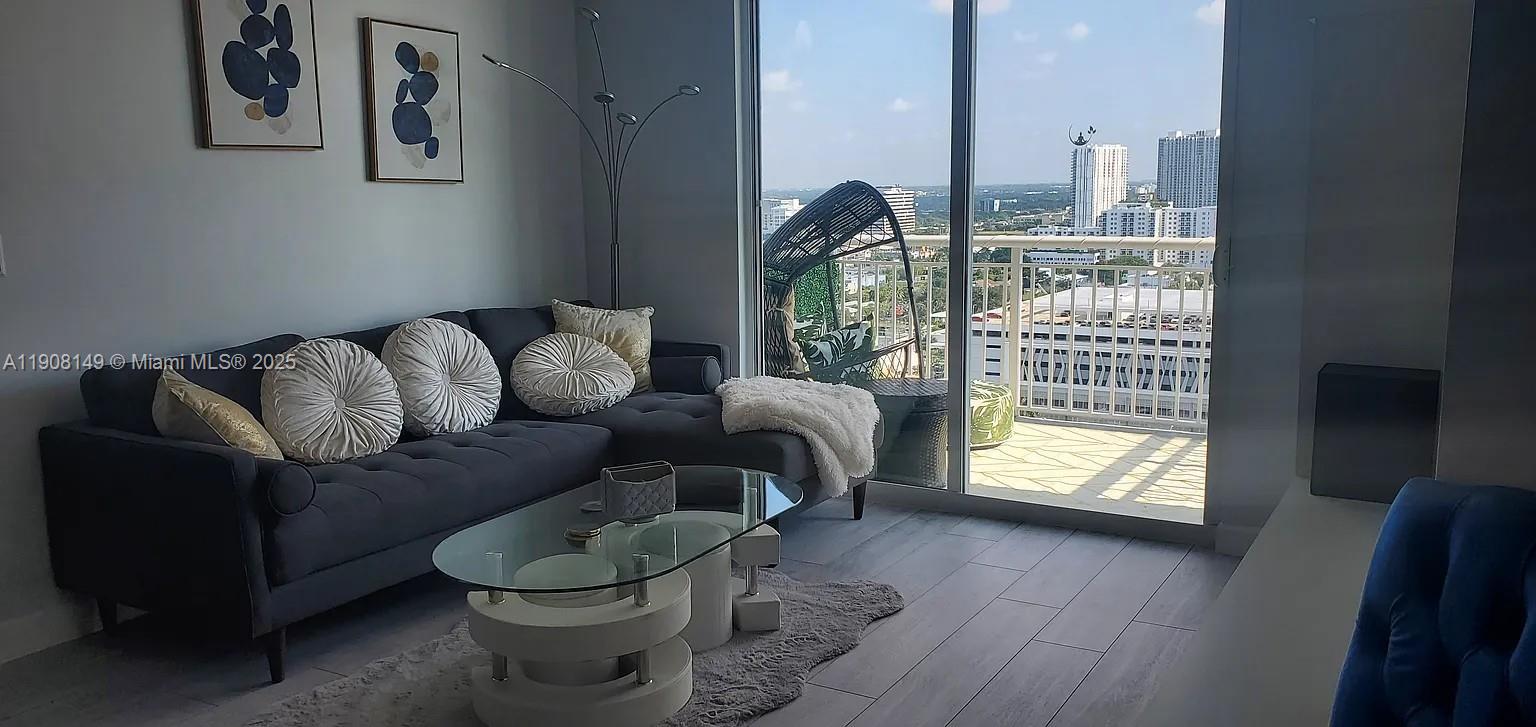 Apartamento para Alugar em Miami, FL
