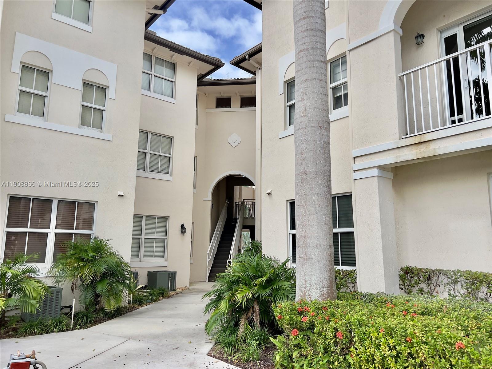 St Mortiz At Doral Condo