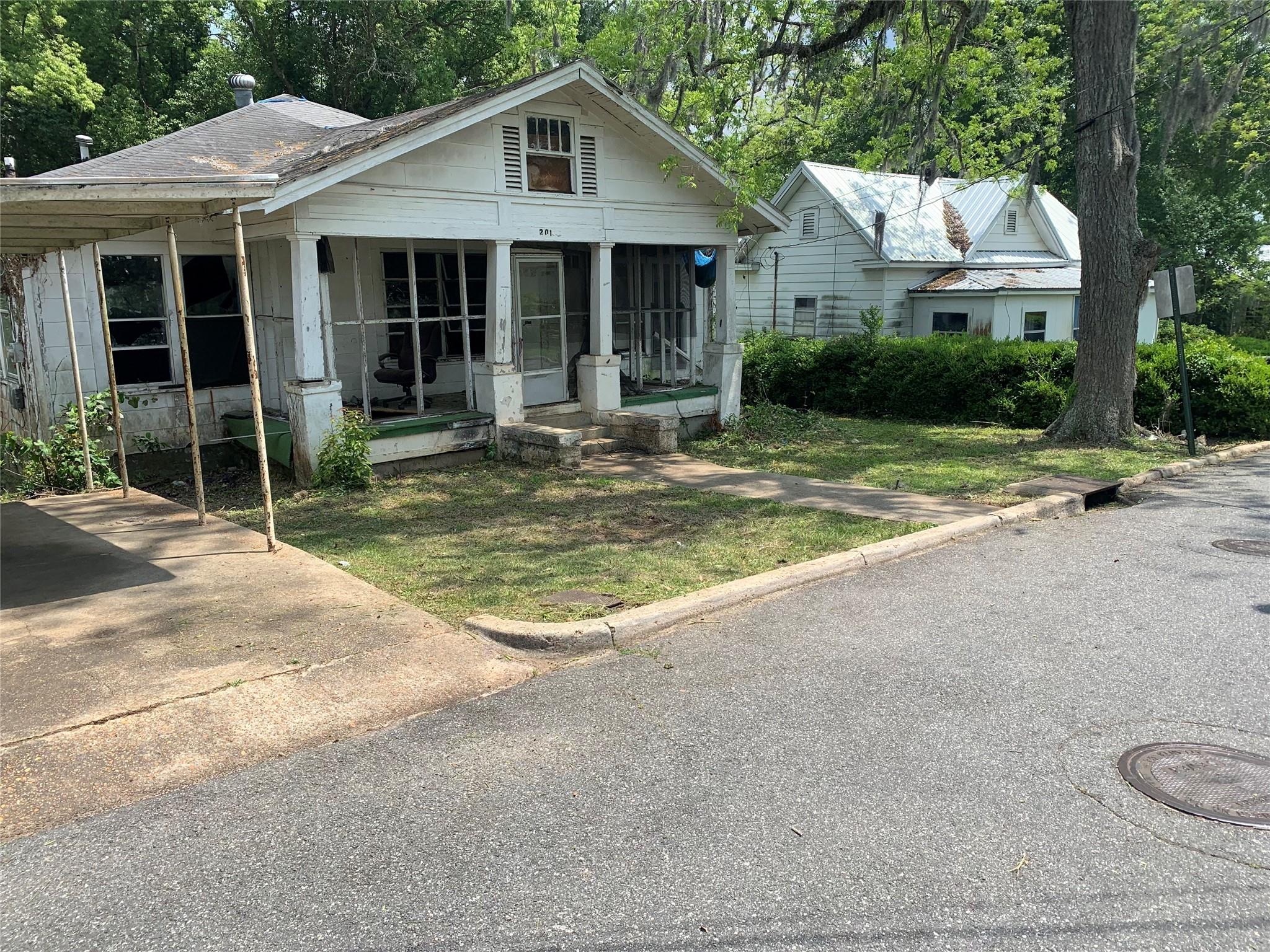 Homes for sale in Quincy, FL | 201 S Love, Quincy, FL 32351 | MLS# F10535350