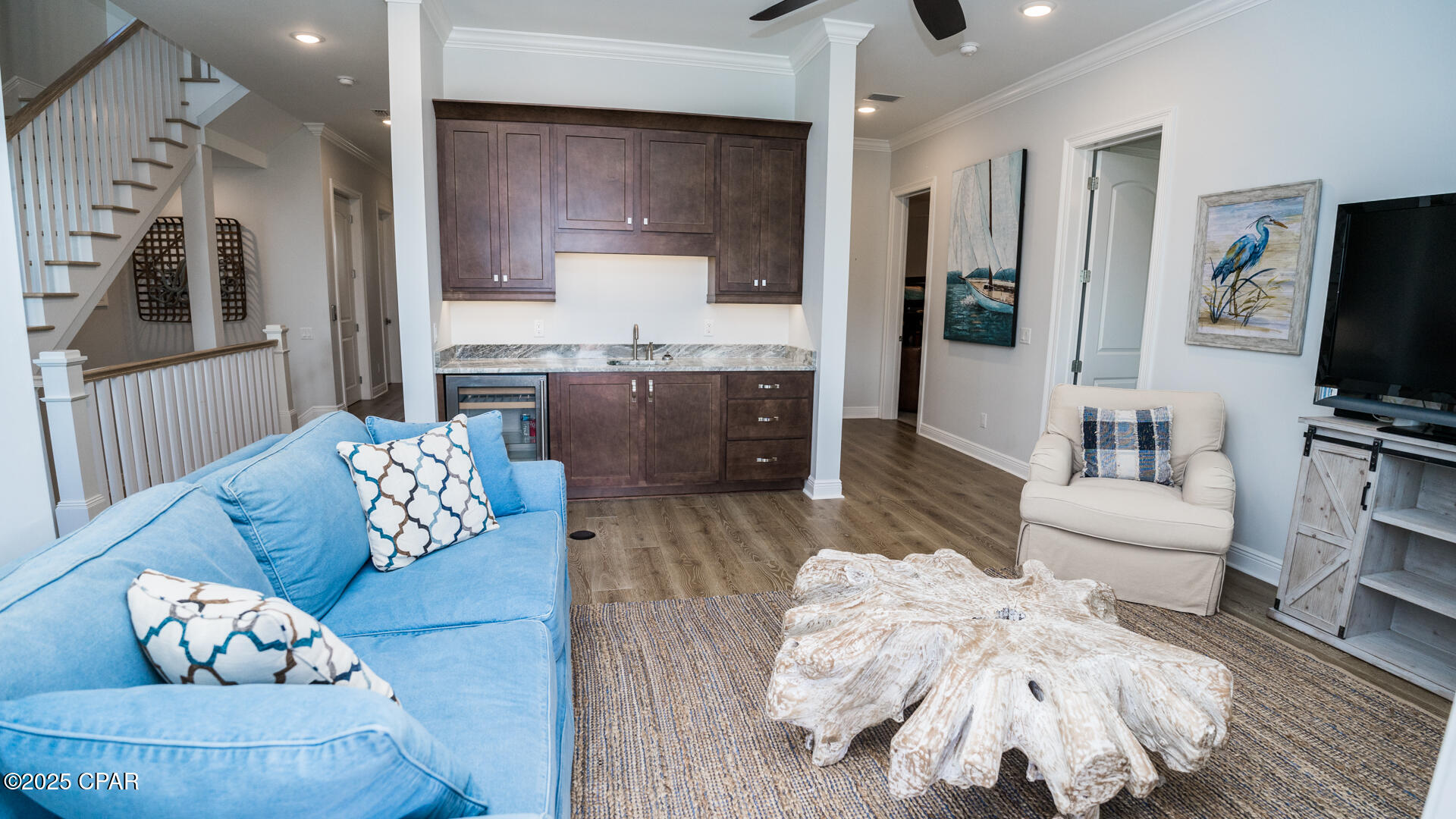 Listing photo id 12 for 235 La Valencia Circle