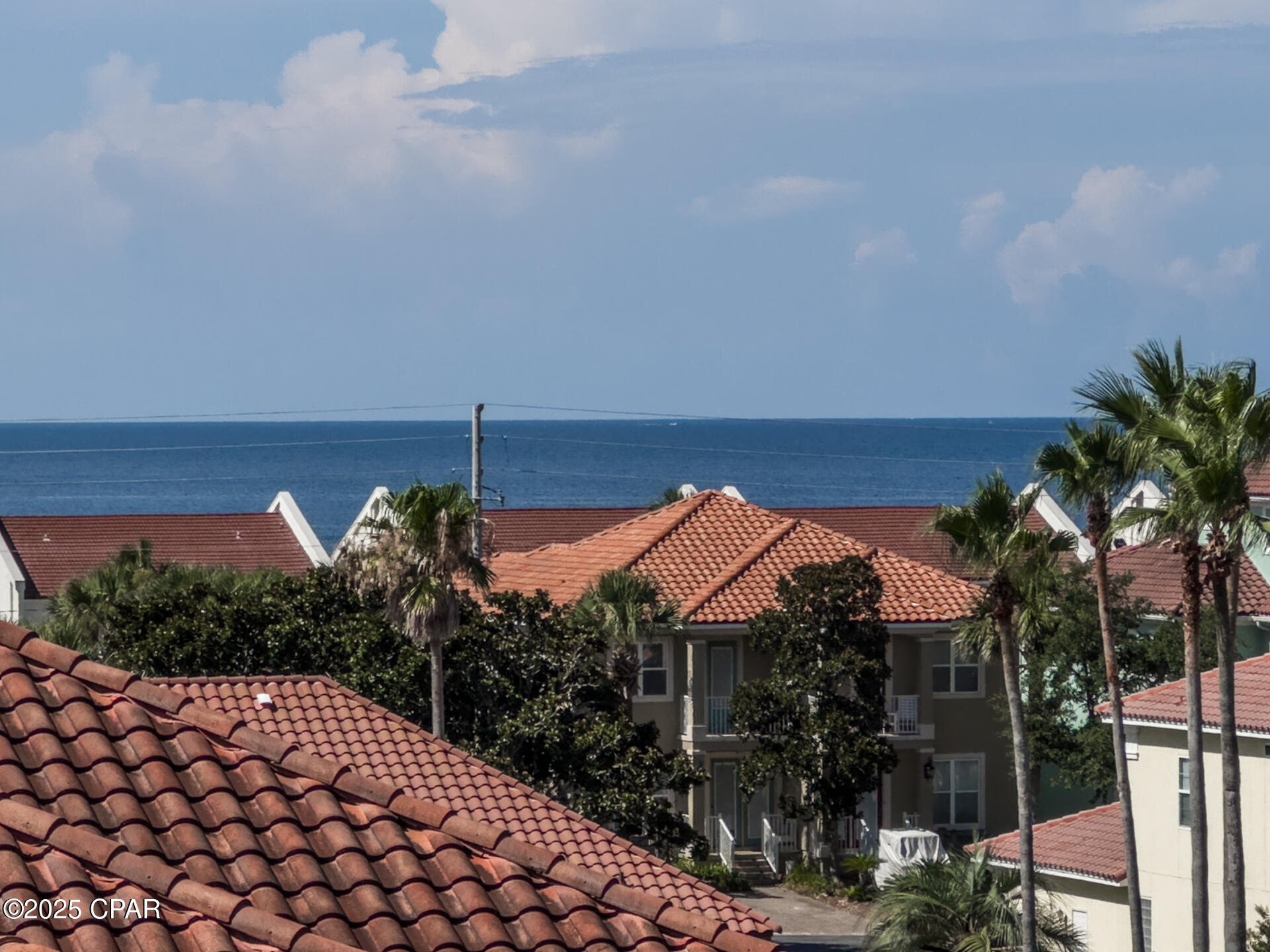 Listing photo id 2 for 235 La Valencia Circle